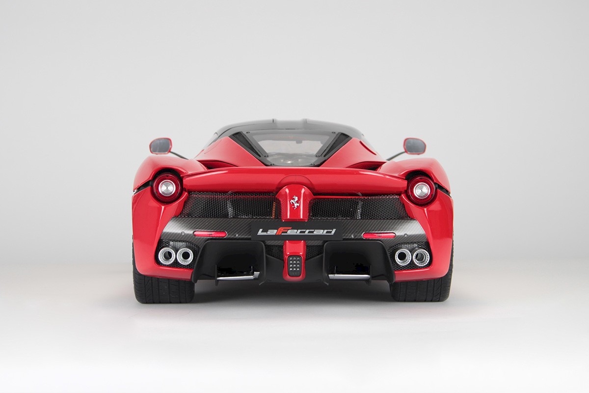 Agora Ferrari LaFerrari 1:8 Bausatz - 1/8 - Image 9