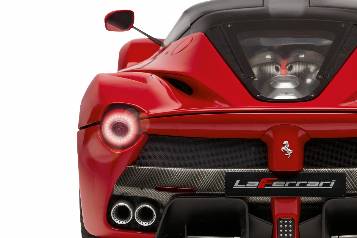 Agora Ferrari LaFerrari 1:8 Bausatz - 1/8 - Image 2