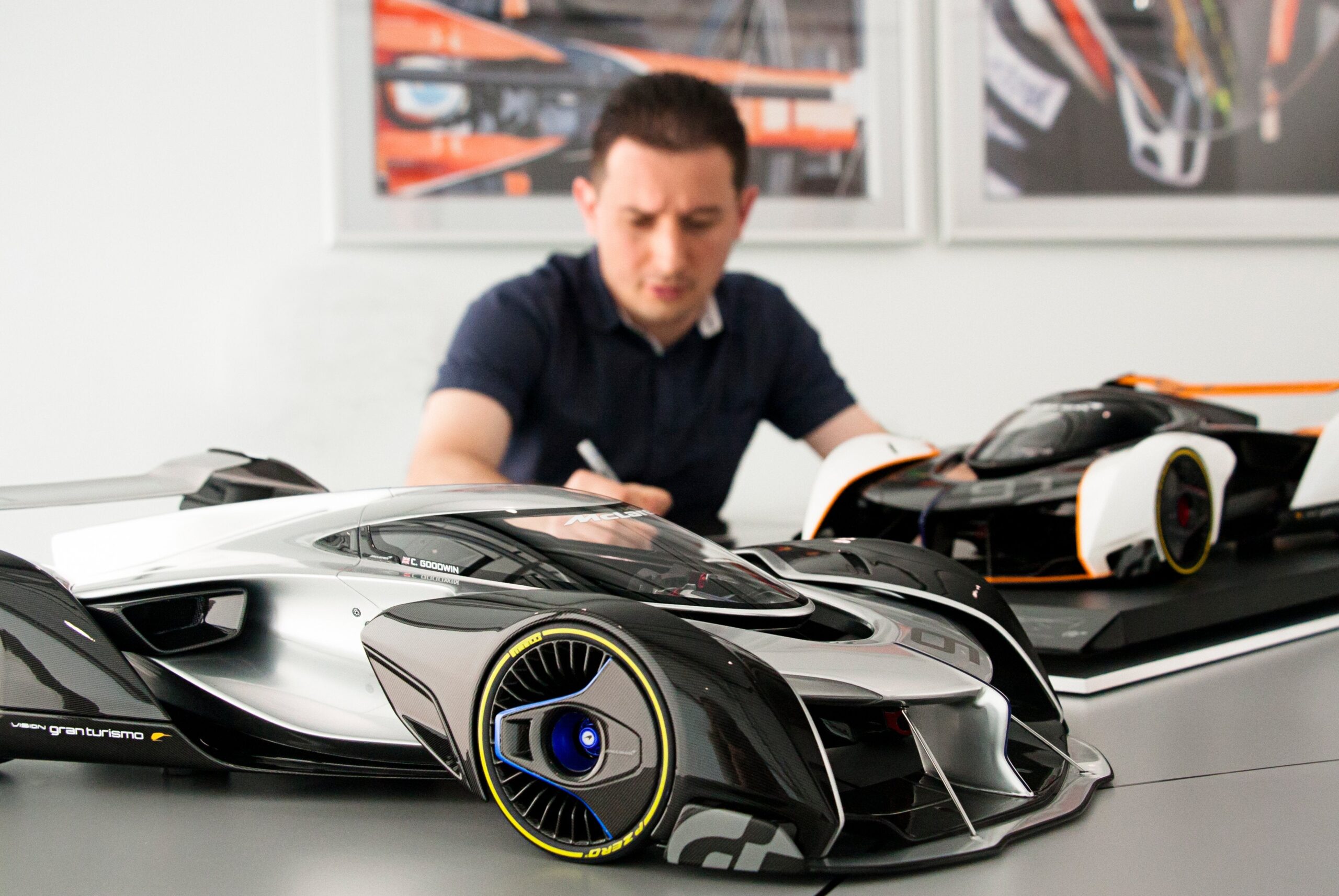 Amalgam McLaren Ultimate Vision Gran Turismo (2017) Signed Edition - Mehrfarbig | 1:8 – Bild 8