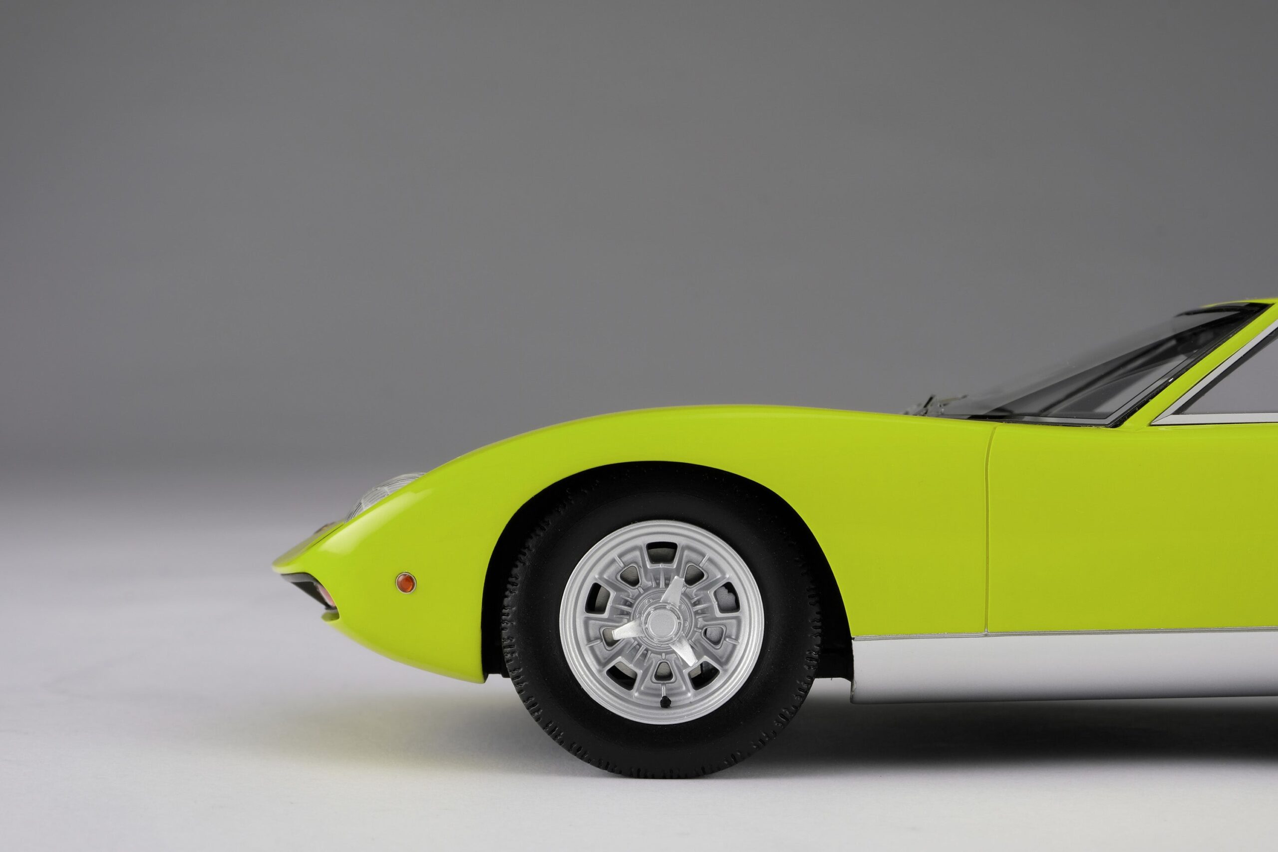 Amalgam Lamborghini Miura P400 SV | 1:18 – Bild 41