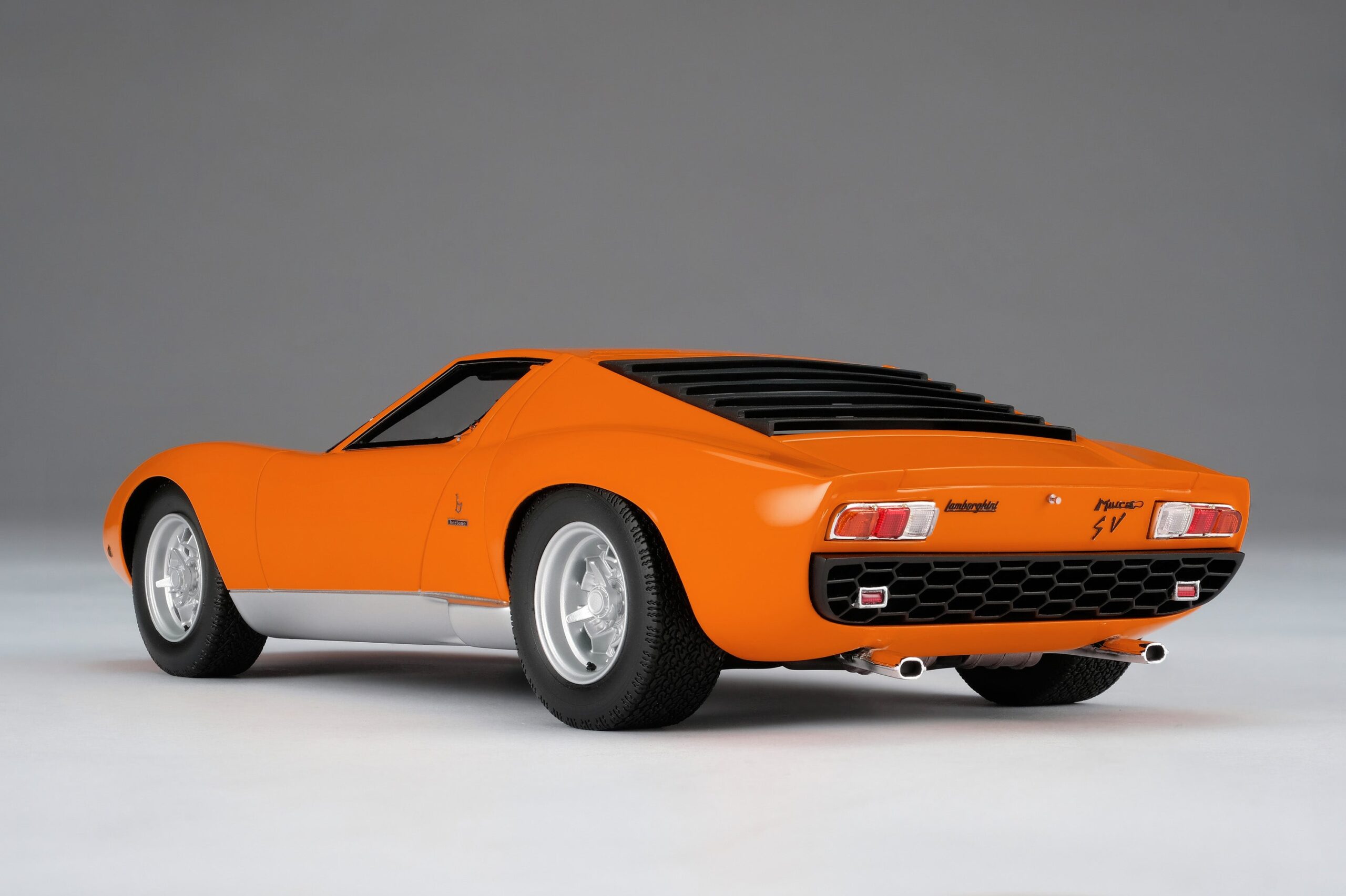 Amalgam Lamborghini Miura P400 SV | 1:18 – Bild 28