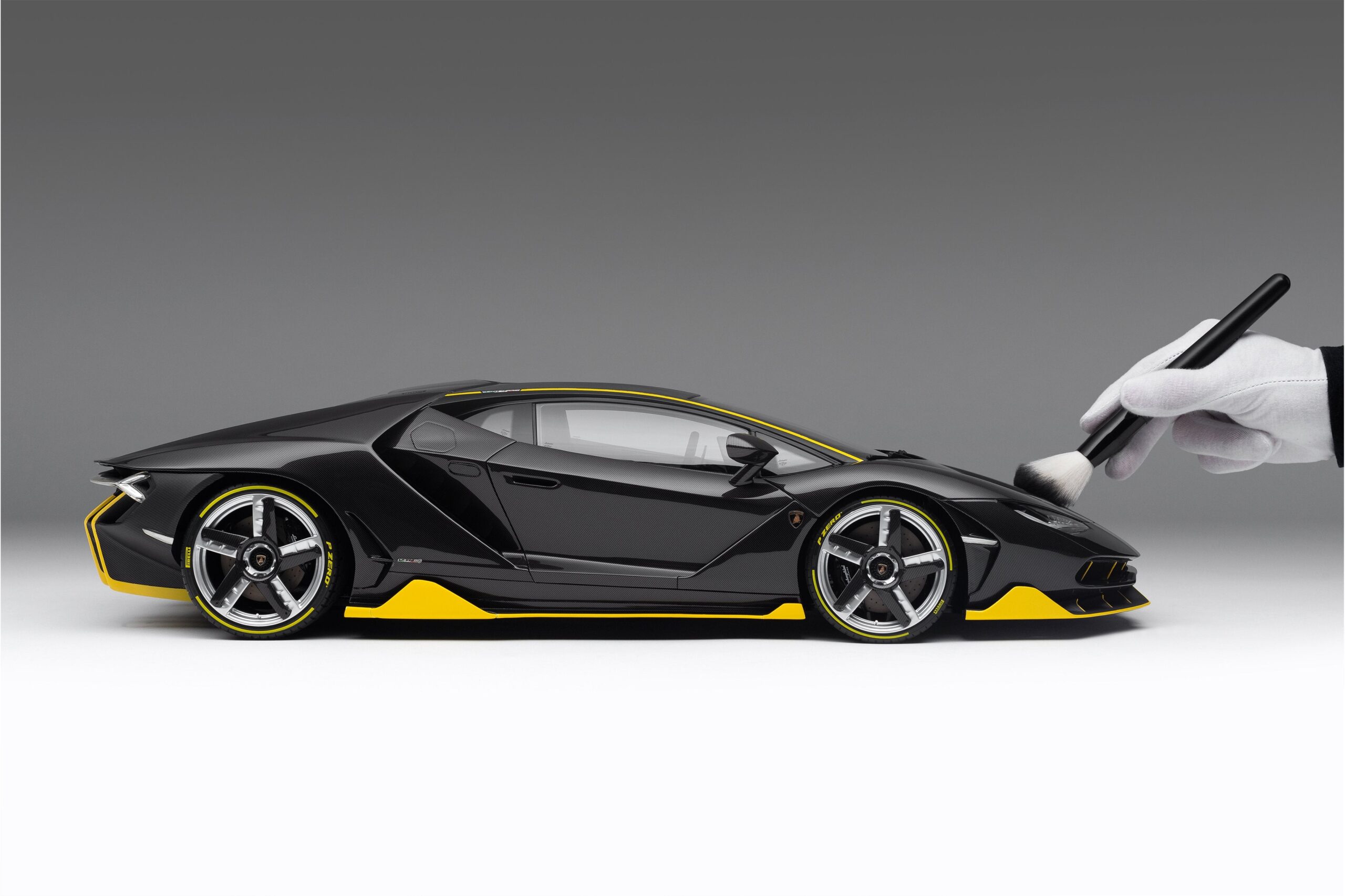Amalgam Lamborghini Centenario Genfer Auto-Salon 2016 - Silber | 1:8 - Image 3