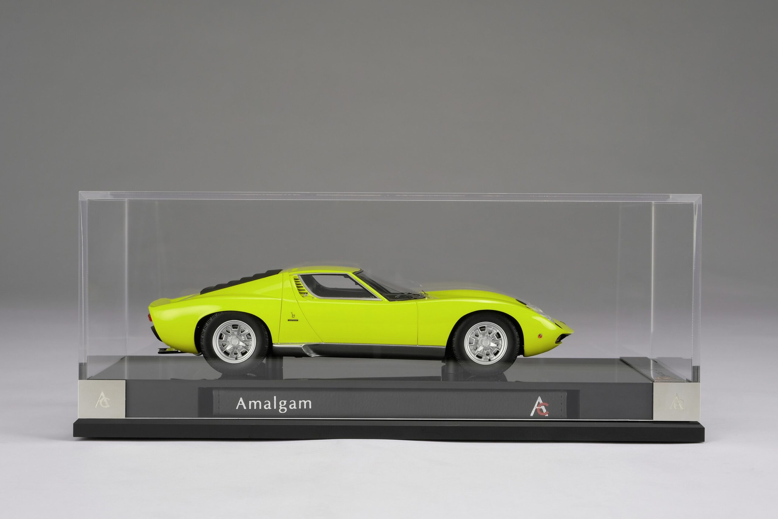 Amalgam Lamborghini Miura P400 SV | 1:18 – Bild 45