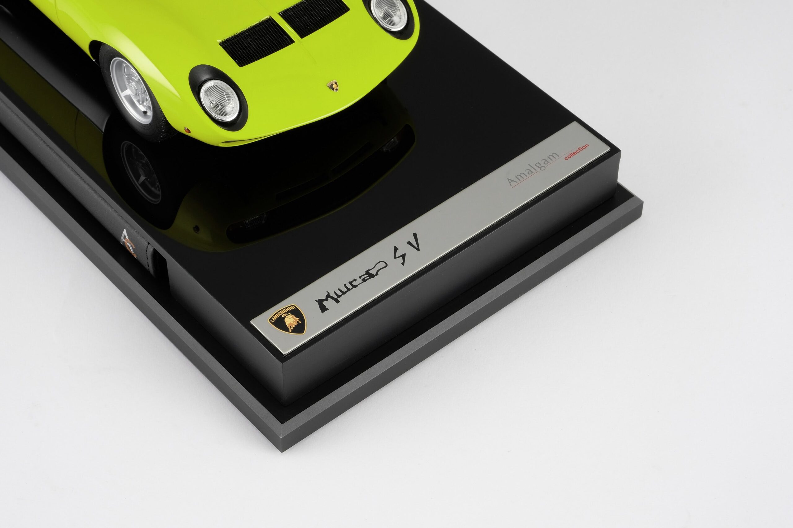 Amalgam Lamborghini Miura P400 SV | 1:18 – Bild 47