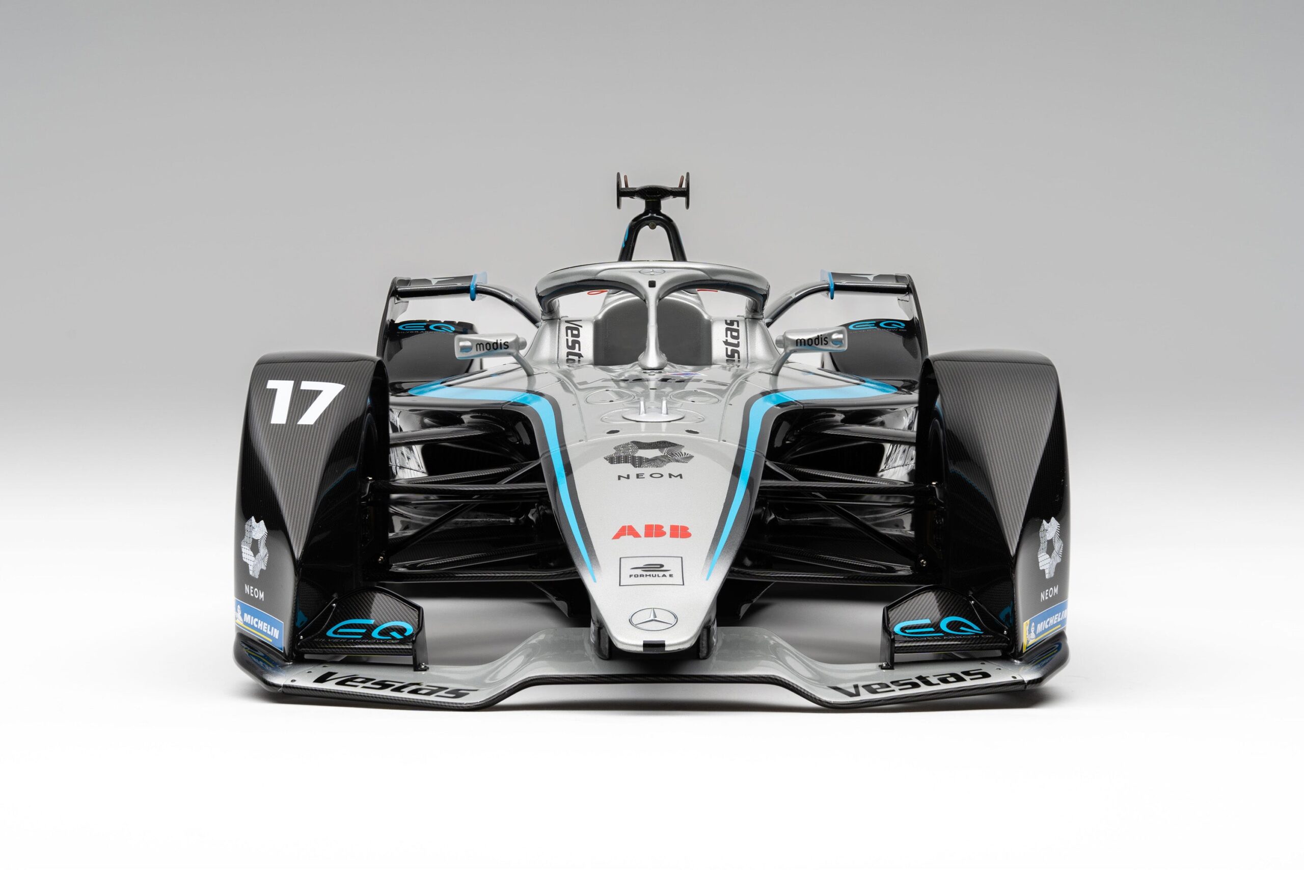 Amalgam Mercedes-Benz EQ Silver Arrow 02 Gen2 Season 7 (2020-21) - Silber | 1:8 - Image 4