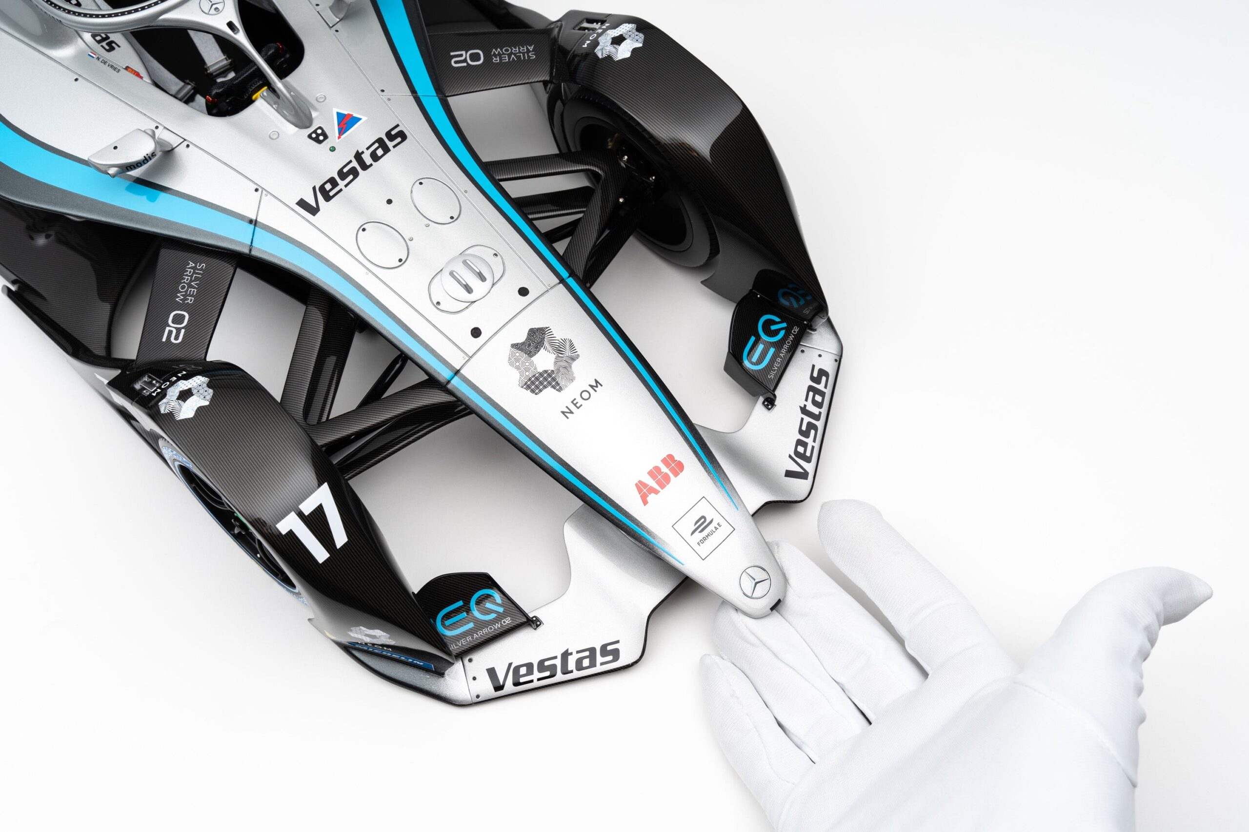 Amalgam Mercedes-Benz EQ Silver Arrow 02 Gen2 Season 7 (2020-21) - Silber | 1:8 - Image 3
