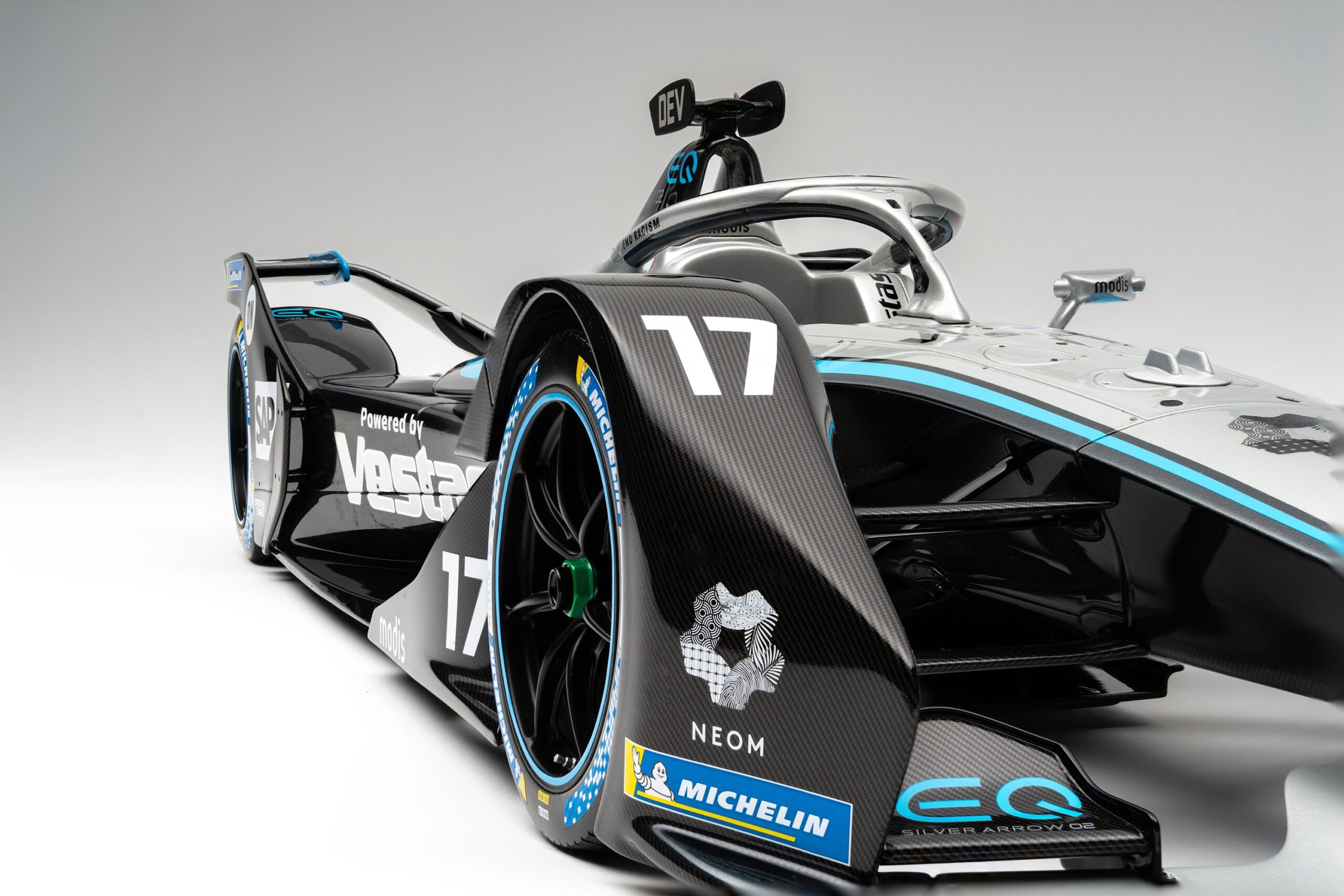 Amalgam Mercedes-Benz EQ Silver Arrow 02 Gen2 Season 7 (2020-21) - Silber | 1:8 - Image 9