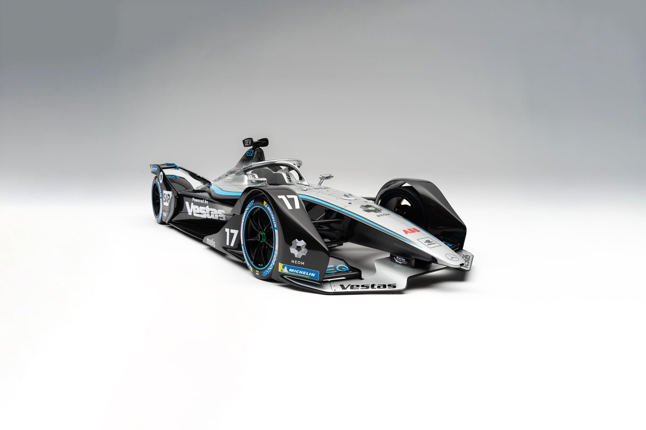 Amalgam Mercedes-Benz EQ Silver Arrow 02 Gen2 Season 7 (2020-21) - Silber | 1:8 - Image 2