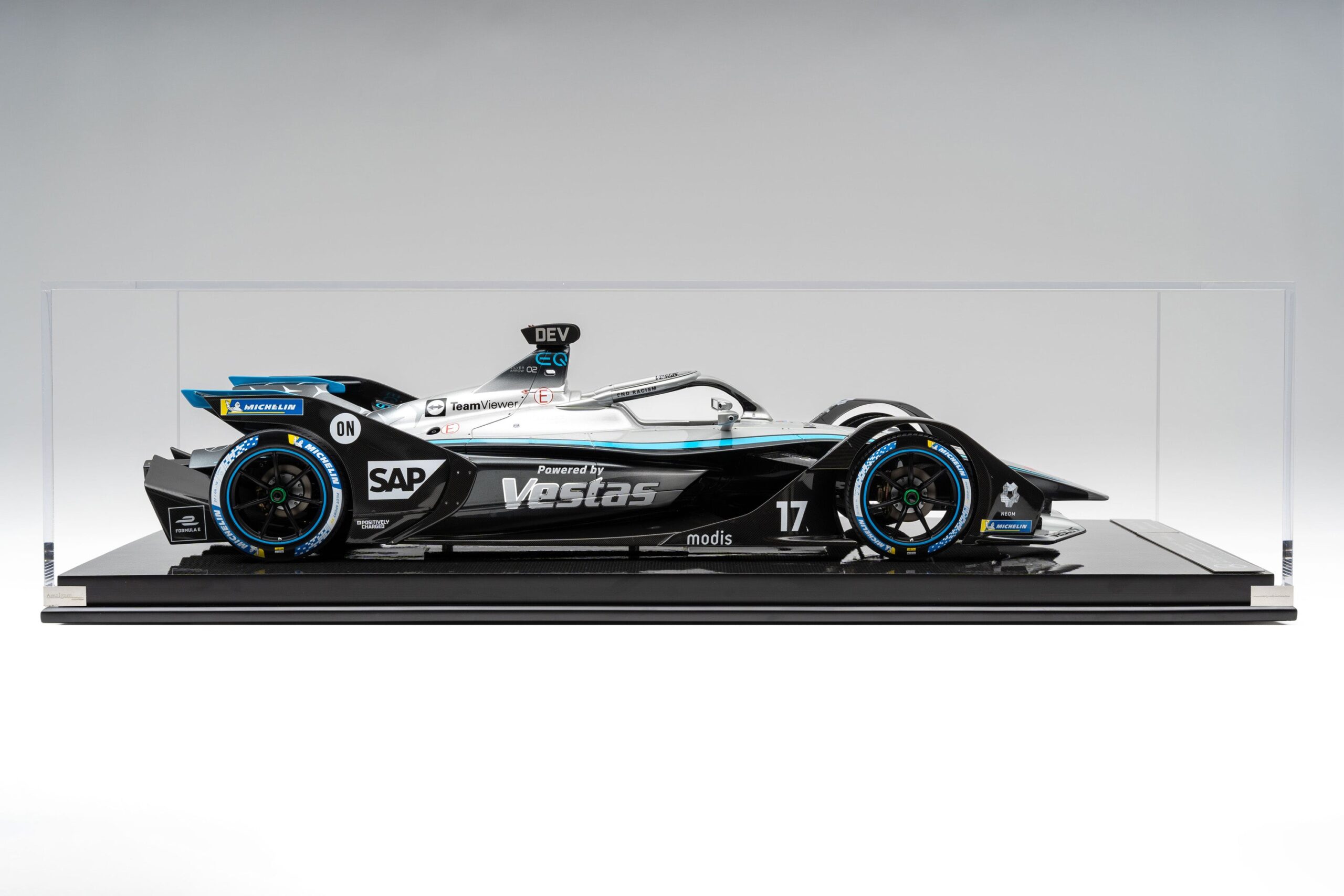 Amalgam Mercedes-Benz EQ Silver Arrow 02 Gen2 Season 7 (2020-21) - Silber | 1:8 - Image 13