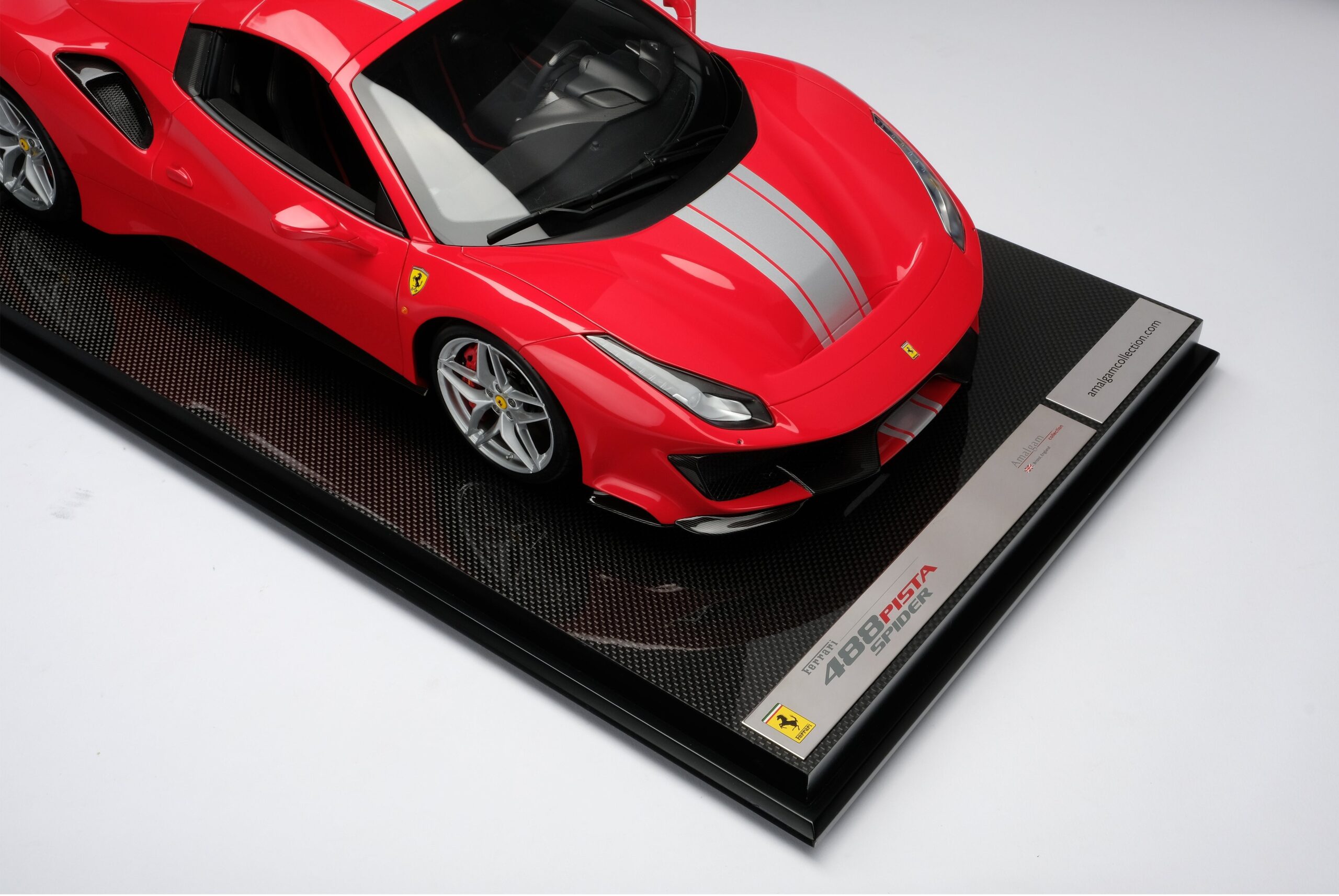 Amalgam Ferrari 488 Pista Spider (2018) - Blau | 1:8 - 画像18