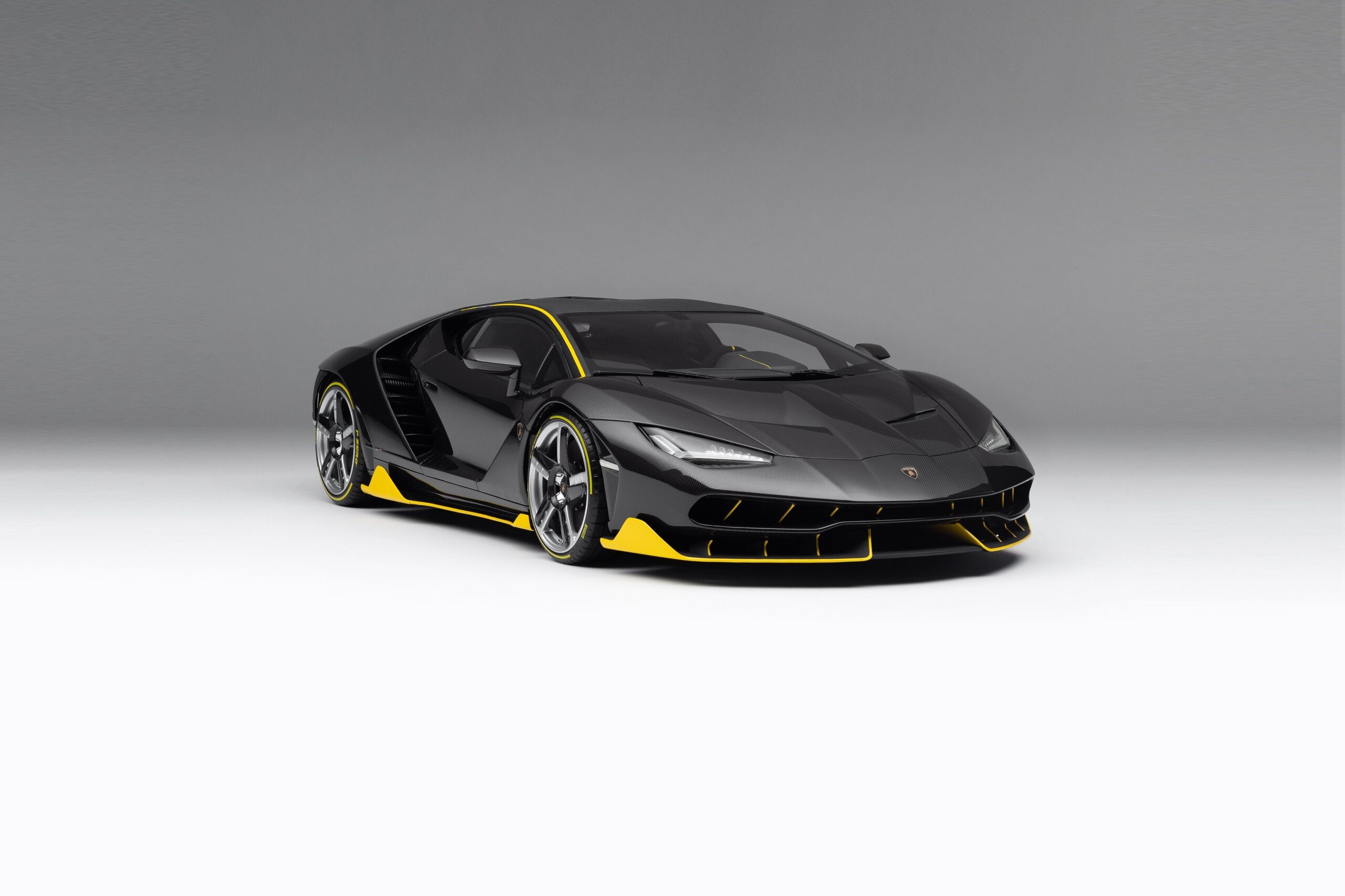 Amalgam Lamborghini Centenario Genfer Auto-Salon 2016 - Silber | 1:8 - Image 2