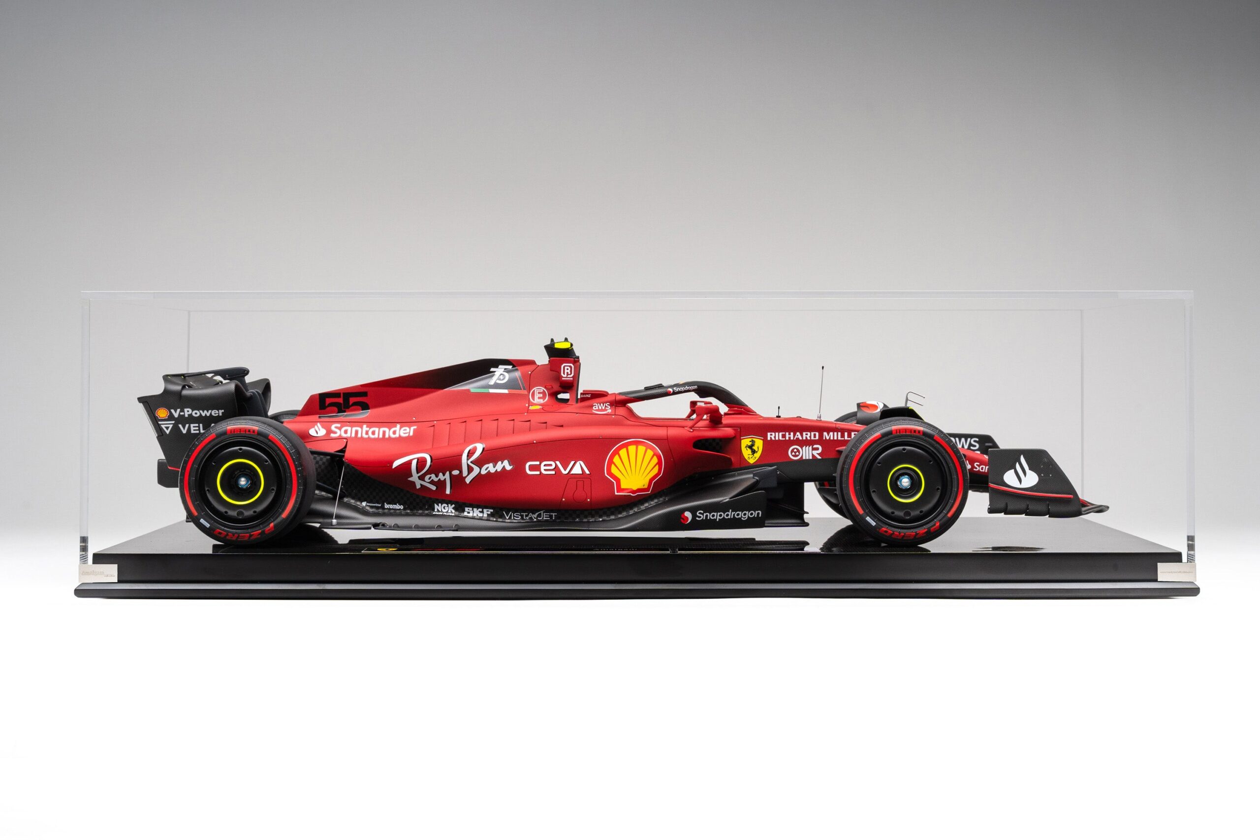 Amalgam Ferrari F1-75 2022 Bahrain Grand Prix - Dunkelrot | 1:8 - Image 10