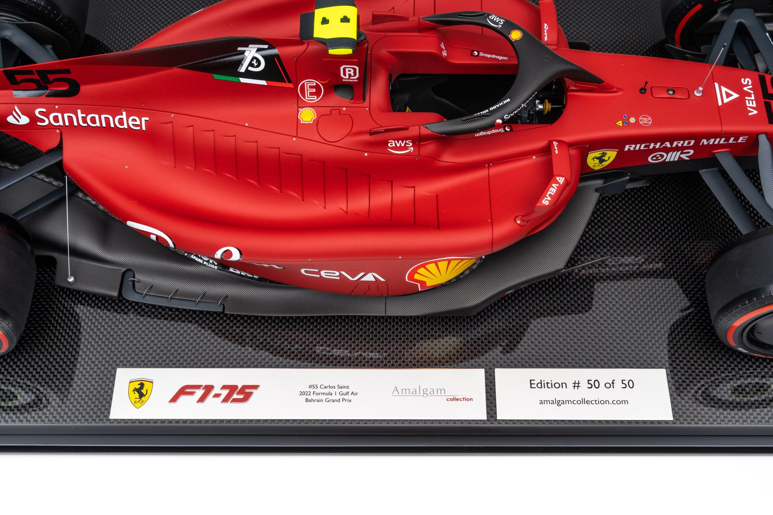 Amalgam Ferrari F1-75 2022 Bahrain Grand Prix - Dunkelrot | 1:8 - Image 7