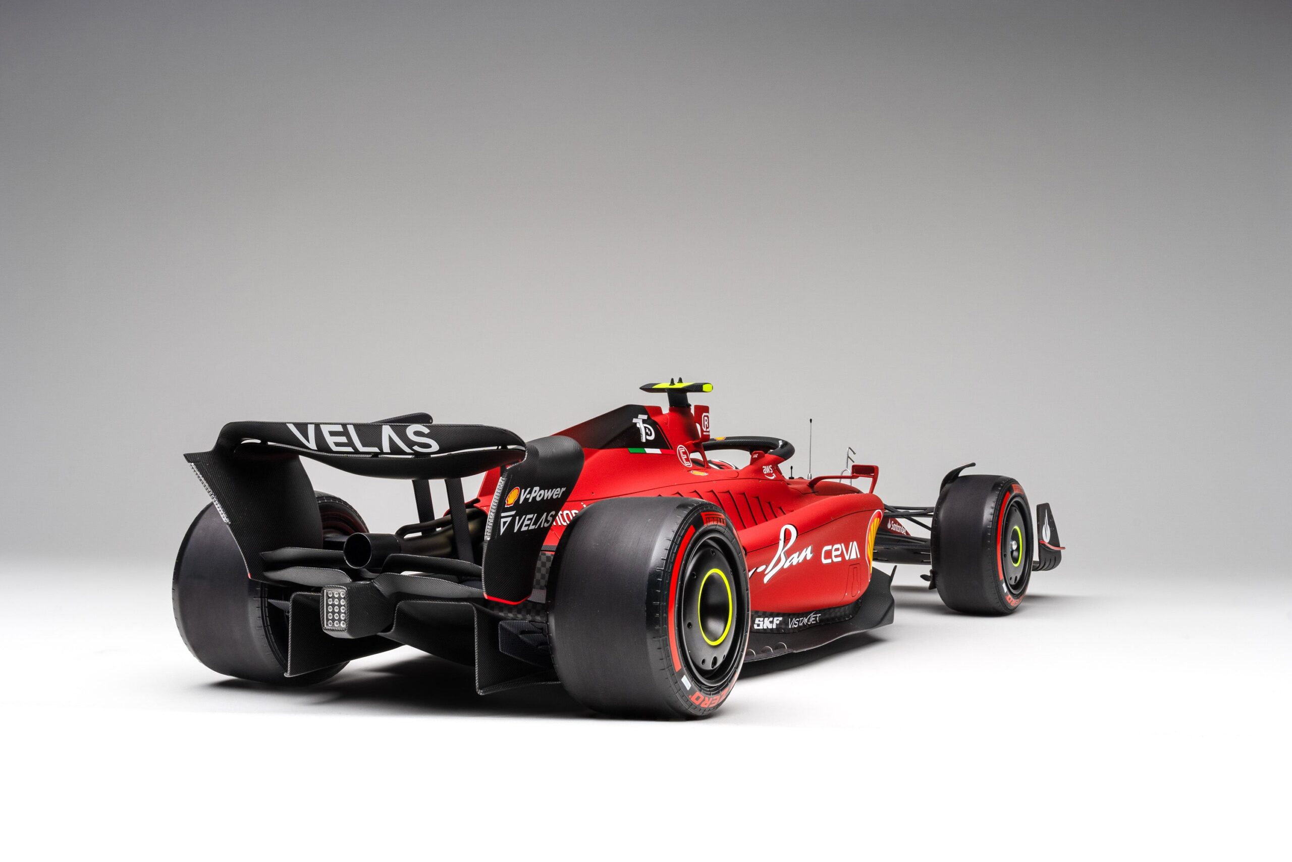 Amalgam Ferrari F1-75 2022 Bahrain Grand Prix - Dunkelrot | 1:8 - Image 12