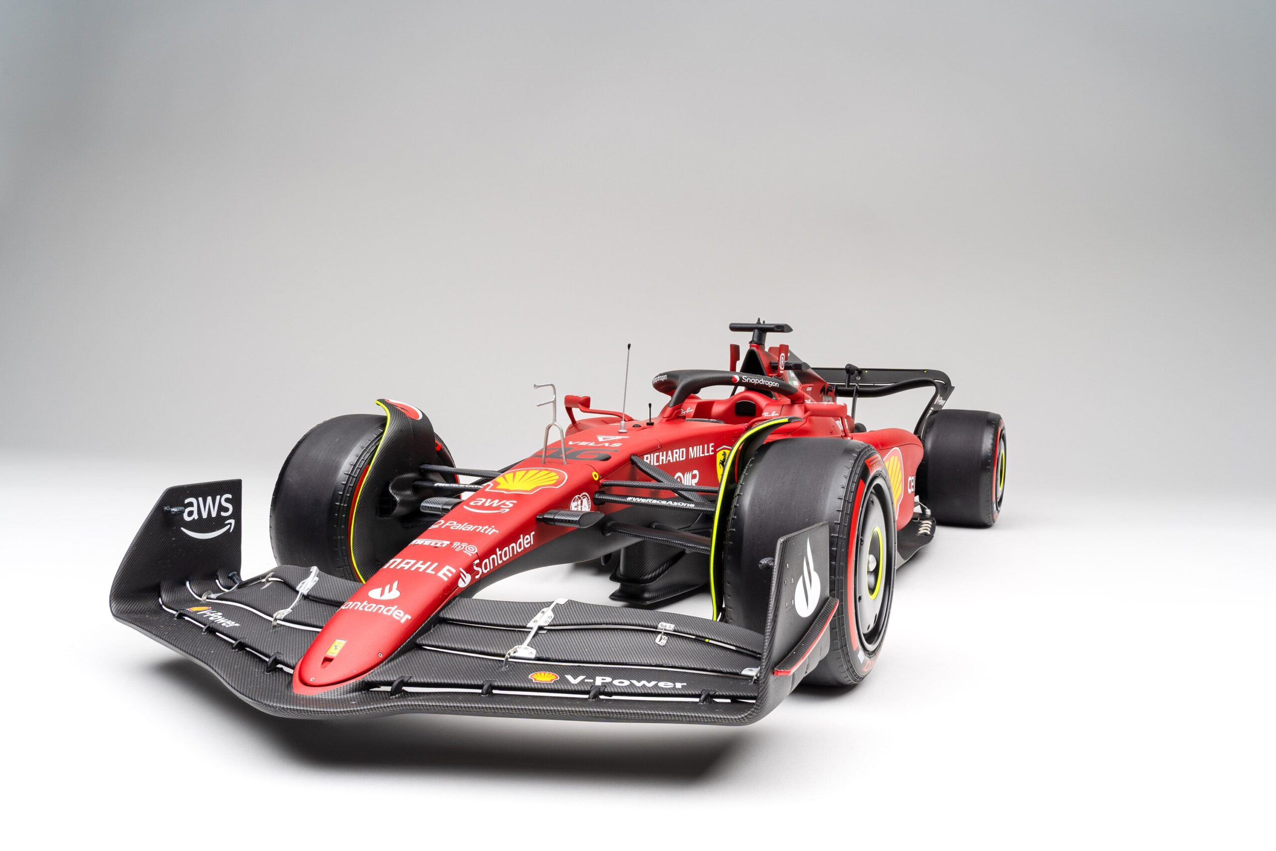 Amalgam Ferrari F1-75 2022 Bahrain Grand Prix - Dunkelrot | 1:8 - Image 21