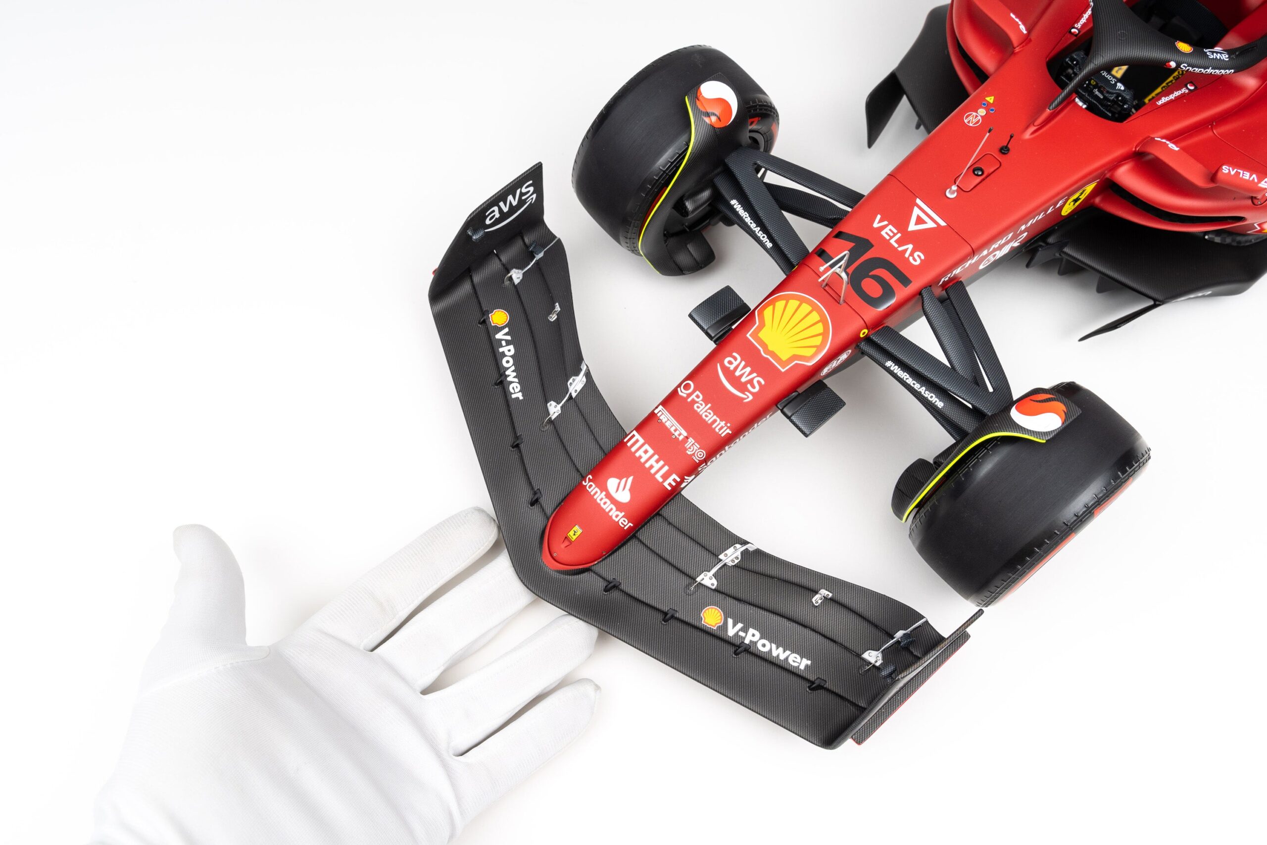 Amalgam Ferrari F1-75 2022 Bahrain Grand Prix - Dunkelrot | 1:8 - Image 15