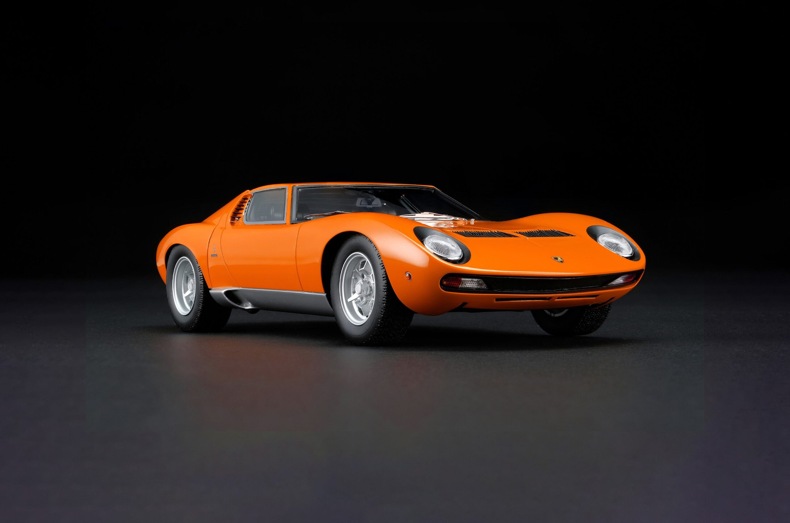 Amalgam Lamborghini Miura P400 SV | 1:18 – Bild 19