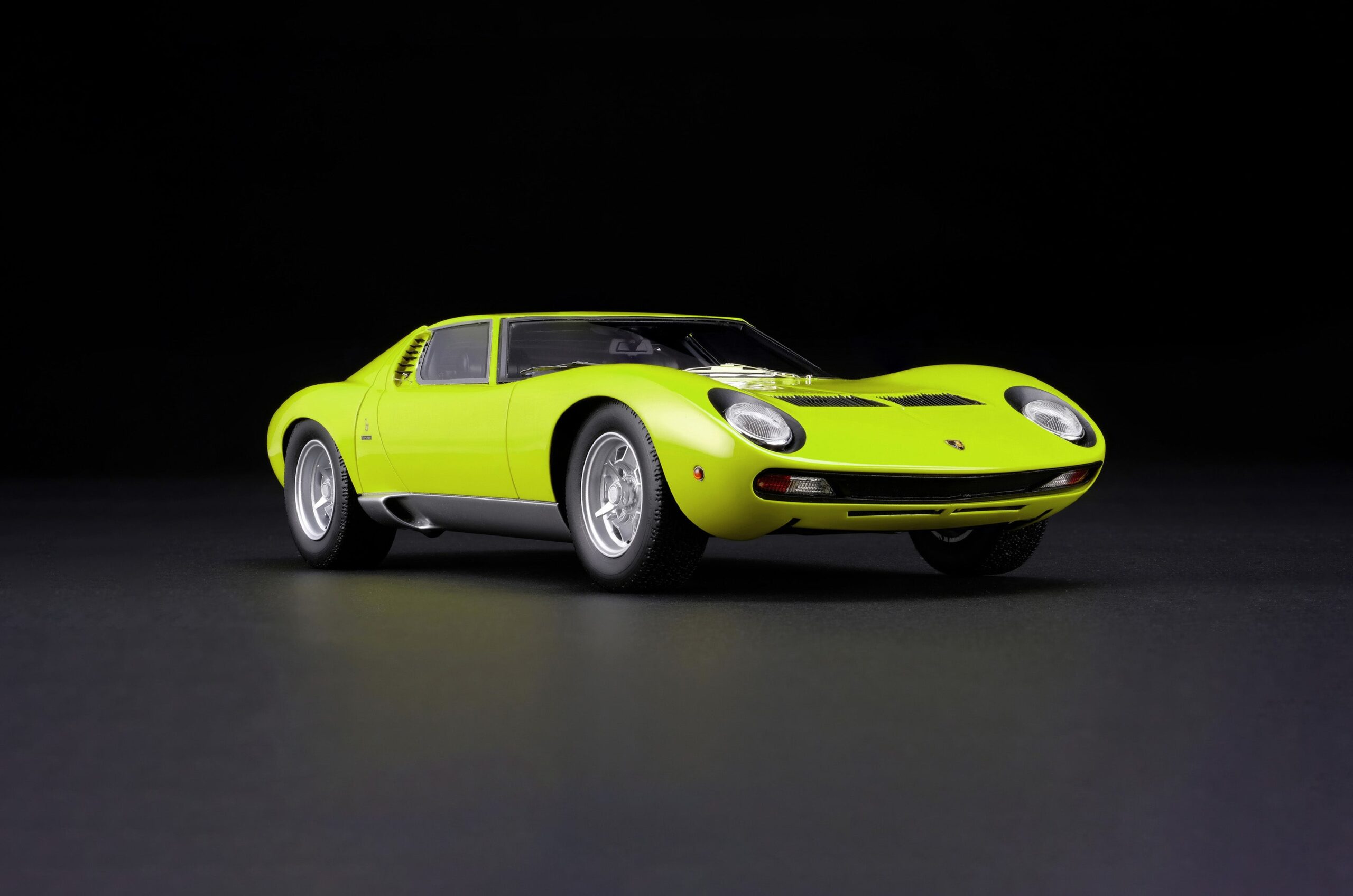 Amalgam Lamborghini Miura P400 SV | 1:18 – Bild 34