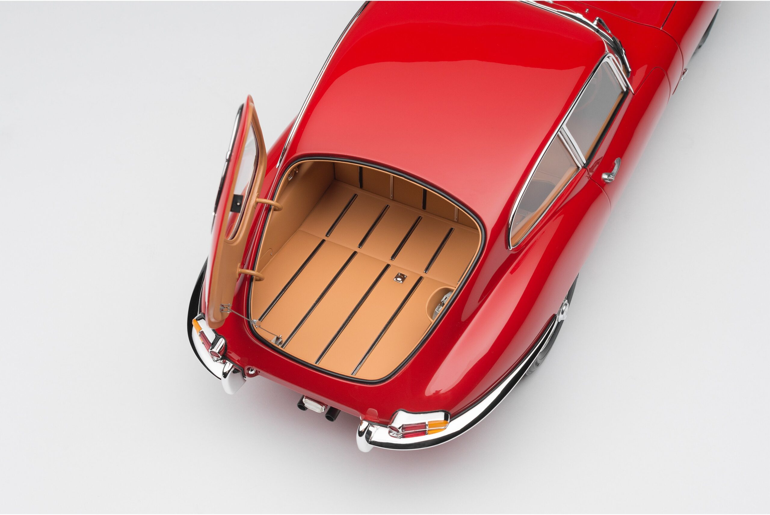 Amalgam Jaguar E-Type Series 1 Coupe (1961) - Rot | 1:8 – Bild 13