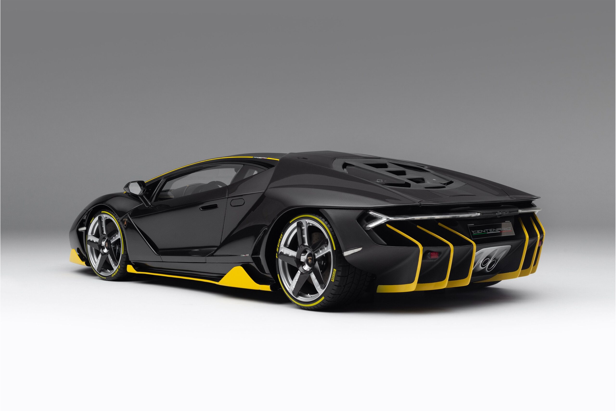 Amalgam Lamborghini Centenario Genfer Auto-Salon 2016 - Silber | 1:8 - Image 7