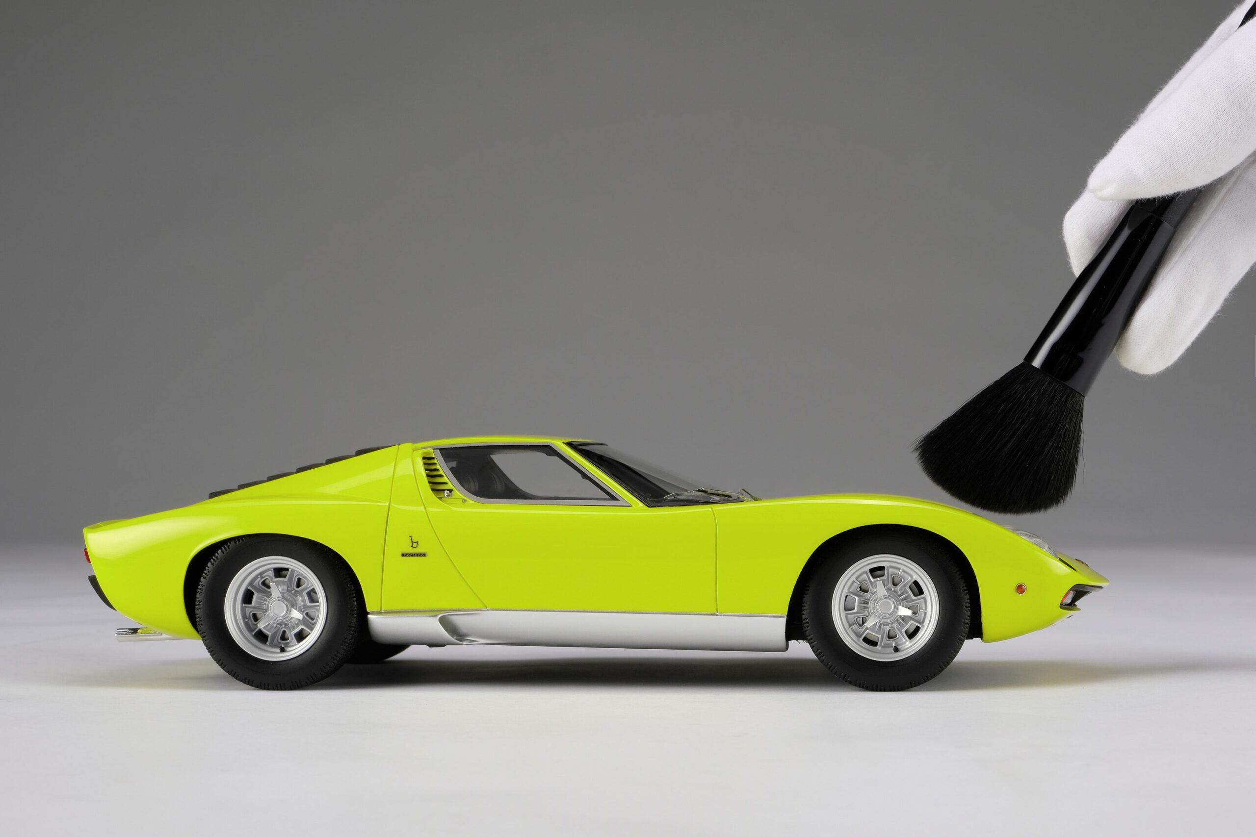 Amalgam Lamborghini Miura P400 SV | 1:18 – Bild 35