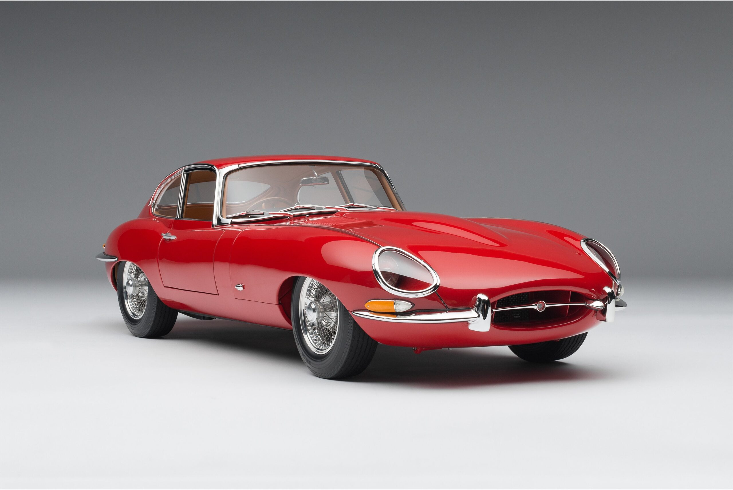 Amalgam Jaguar E-Type Series 1 Coupe (1961) - Rot | 1:8 – Bild 15