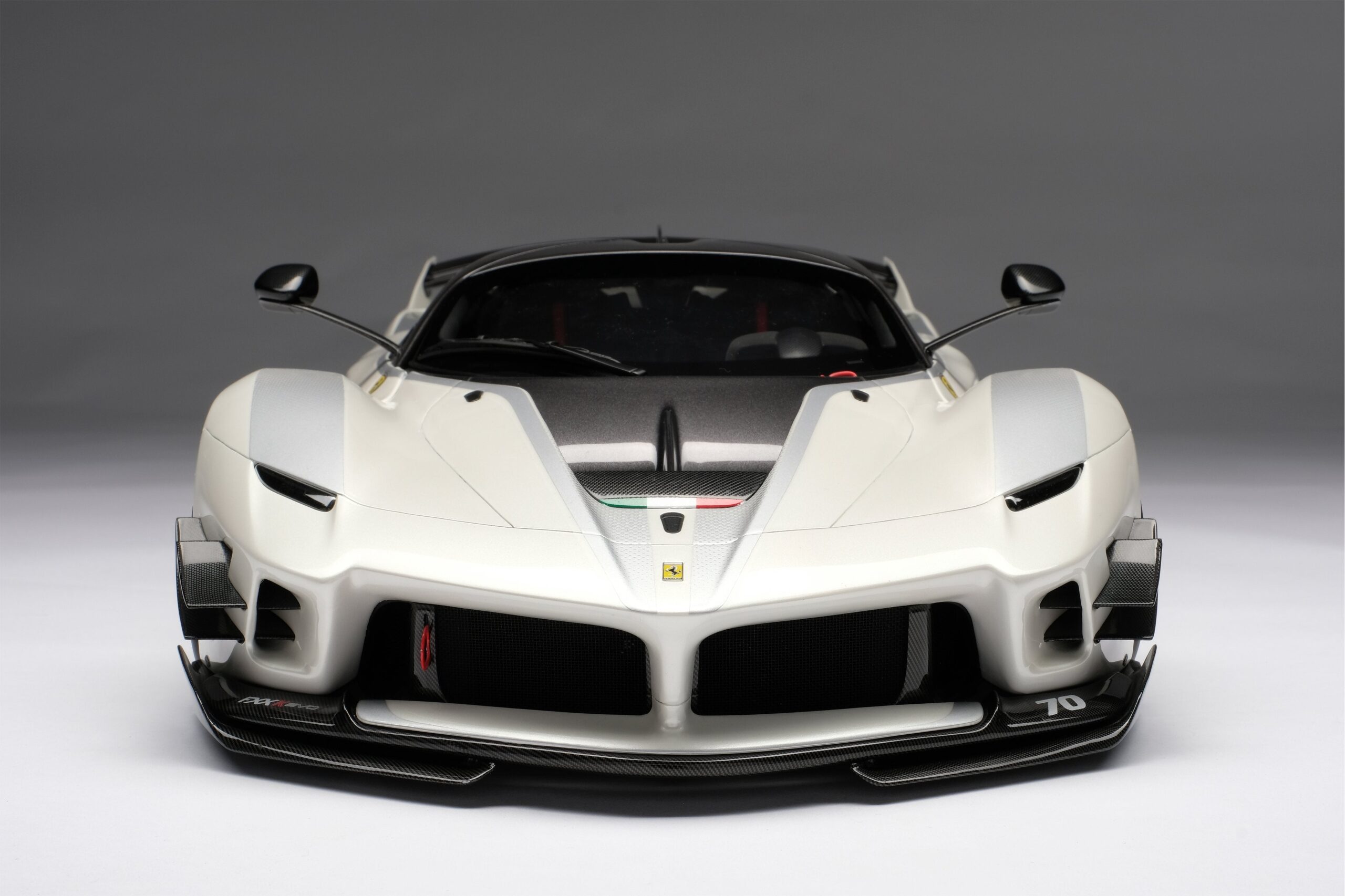 Amalgam Ferrari FXX K Evo (2017) - Weiß | 1:8 - 画像8