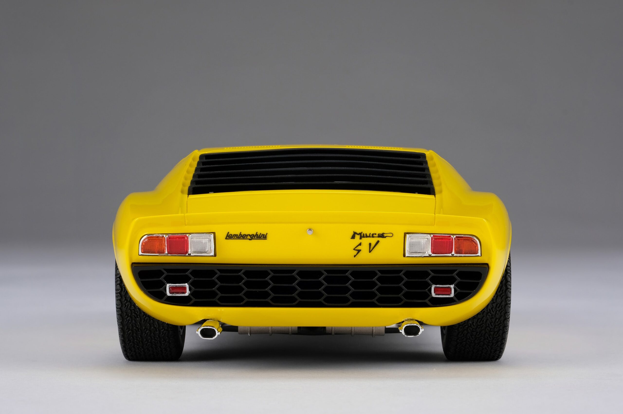 Amalgam Lamborghini Miura P400 SV | 1:18 – Bild 7