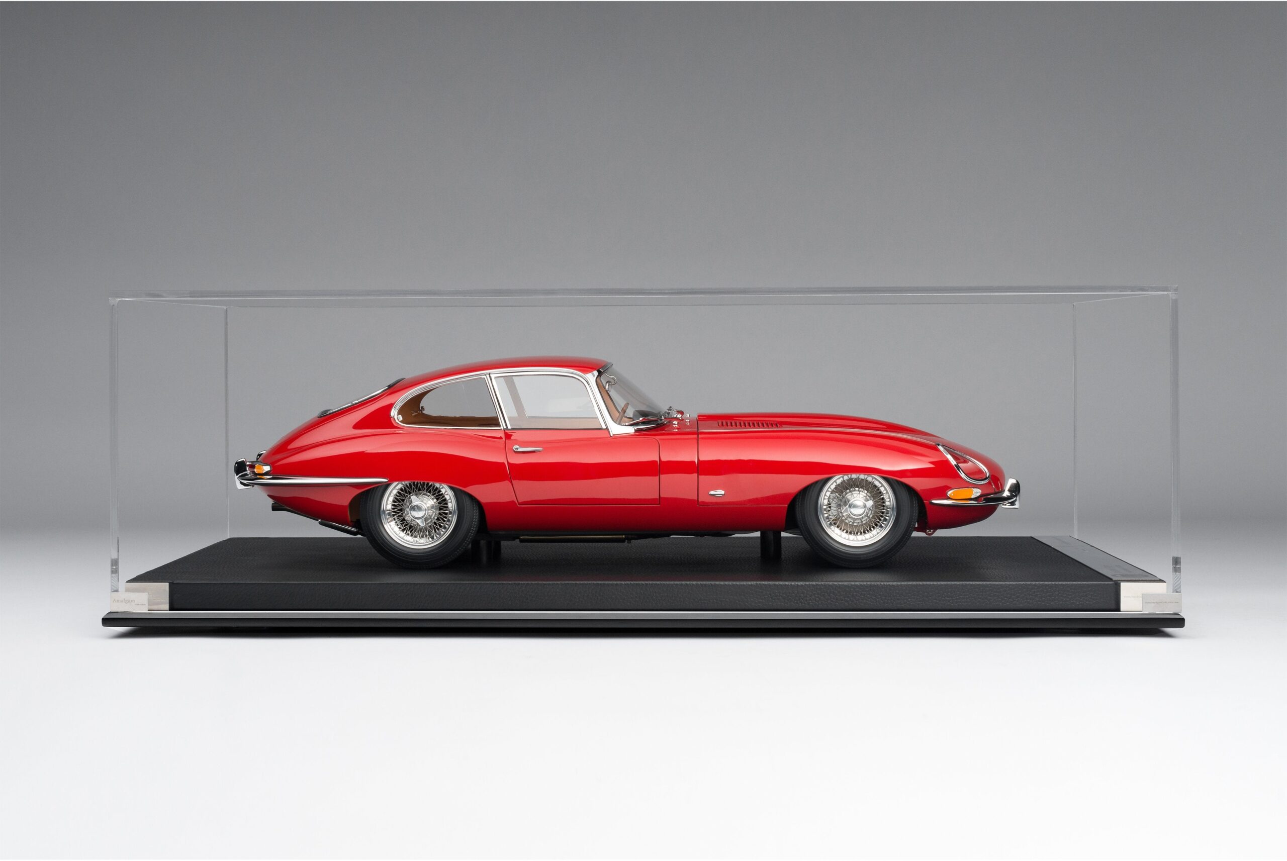 Amalgam Jaguar E-Type Series 1 Coupe (1961) - Rot | 1:8 – Bild 17