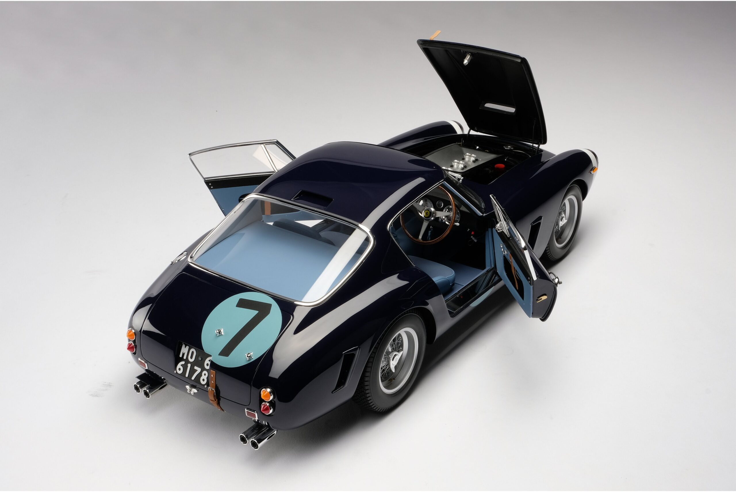 Amalgam Ferrari 250 GT Berlinetta Competizione SWB 1961 Goodwood TT Winner Moss - Blau | 1:8 – Bild 10