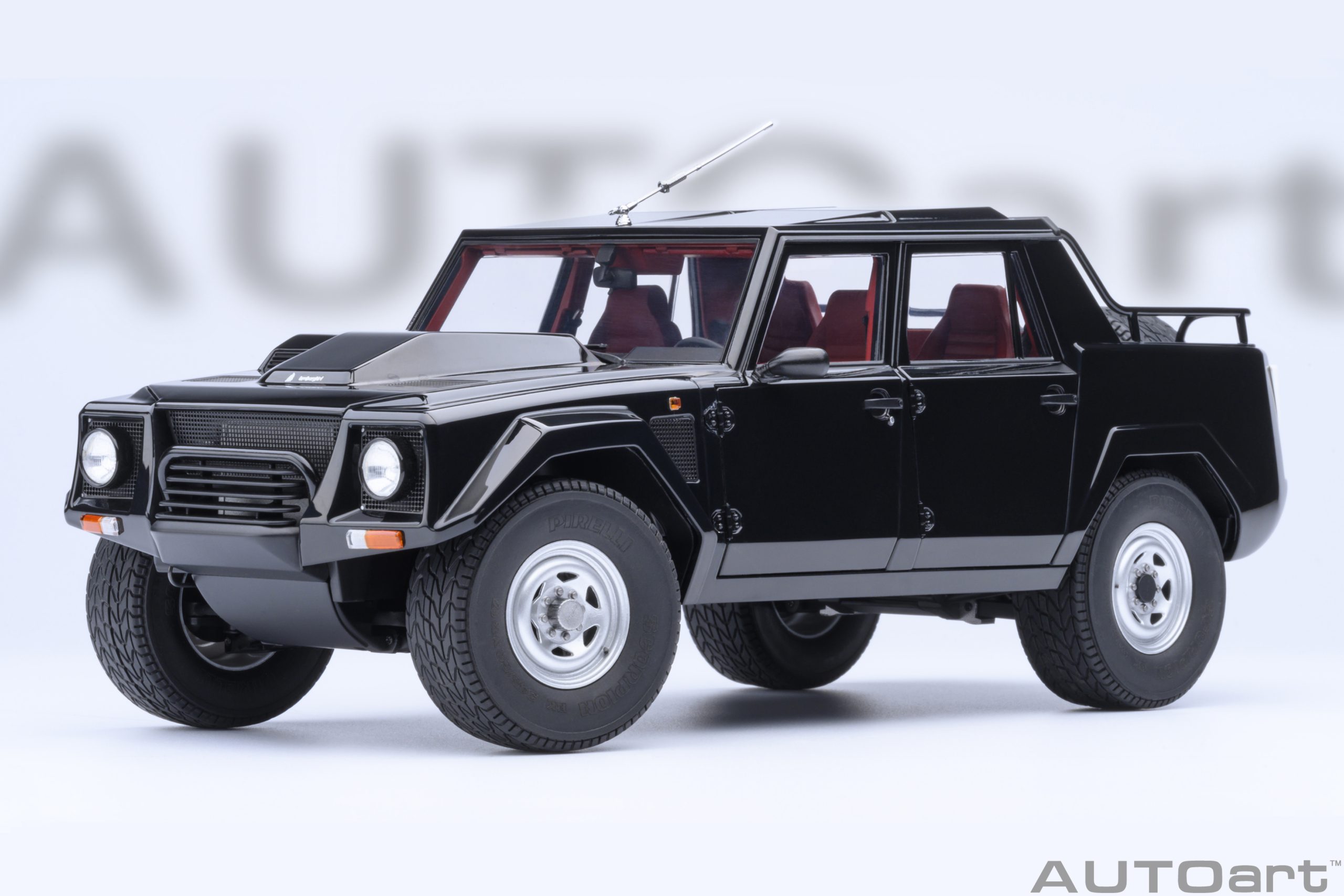 AUTOart Lamborghini LM002 1:18 - Black