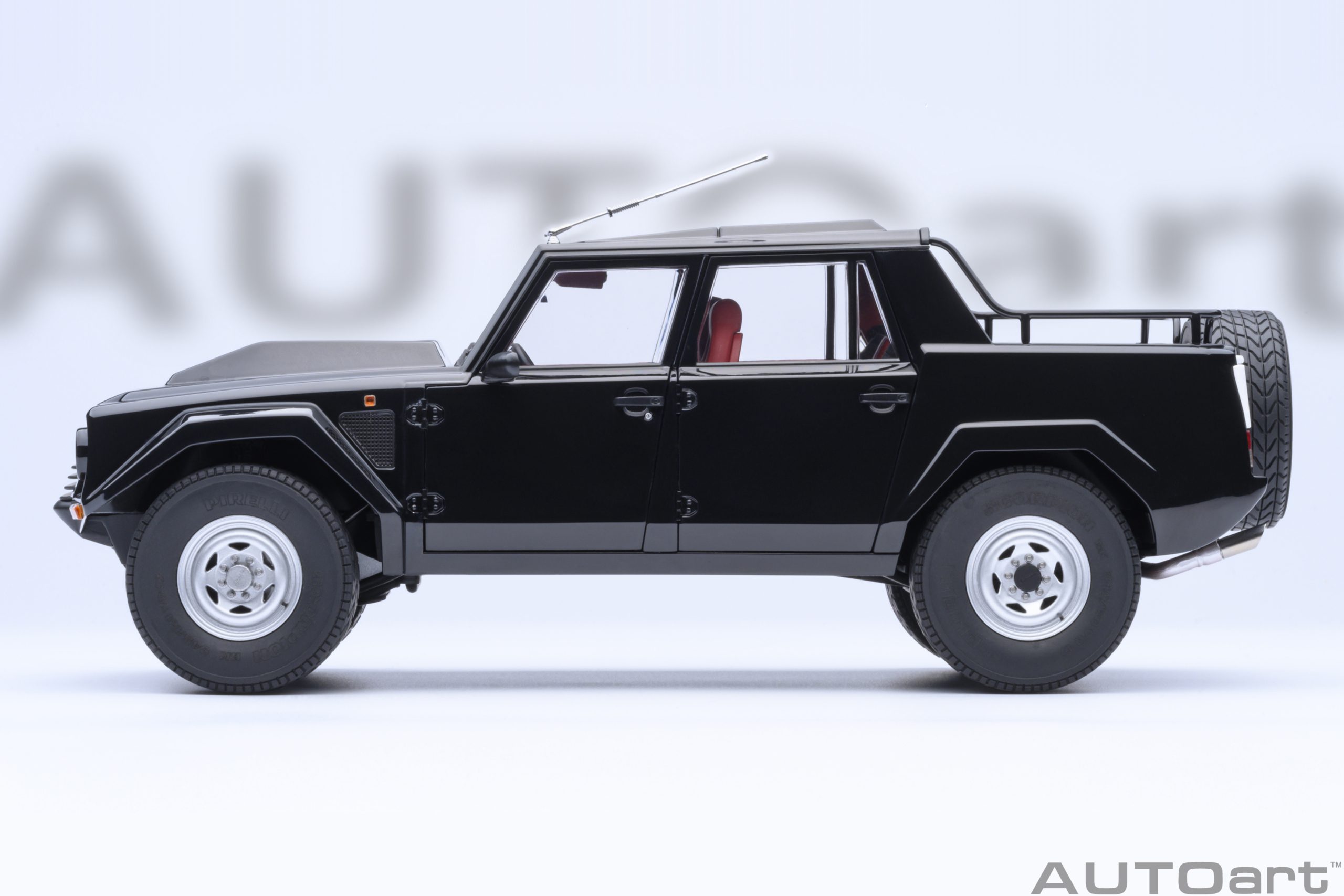 AUTOart Lamborghini LM002 1:18 - Black – Bild 3