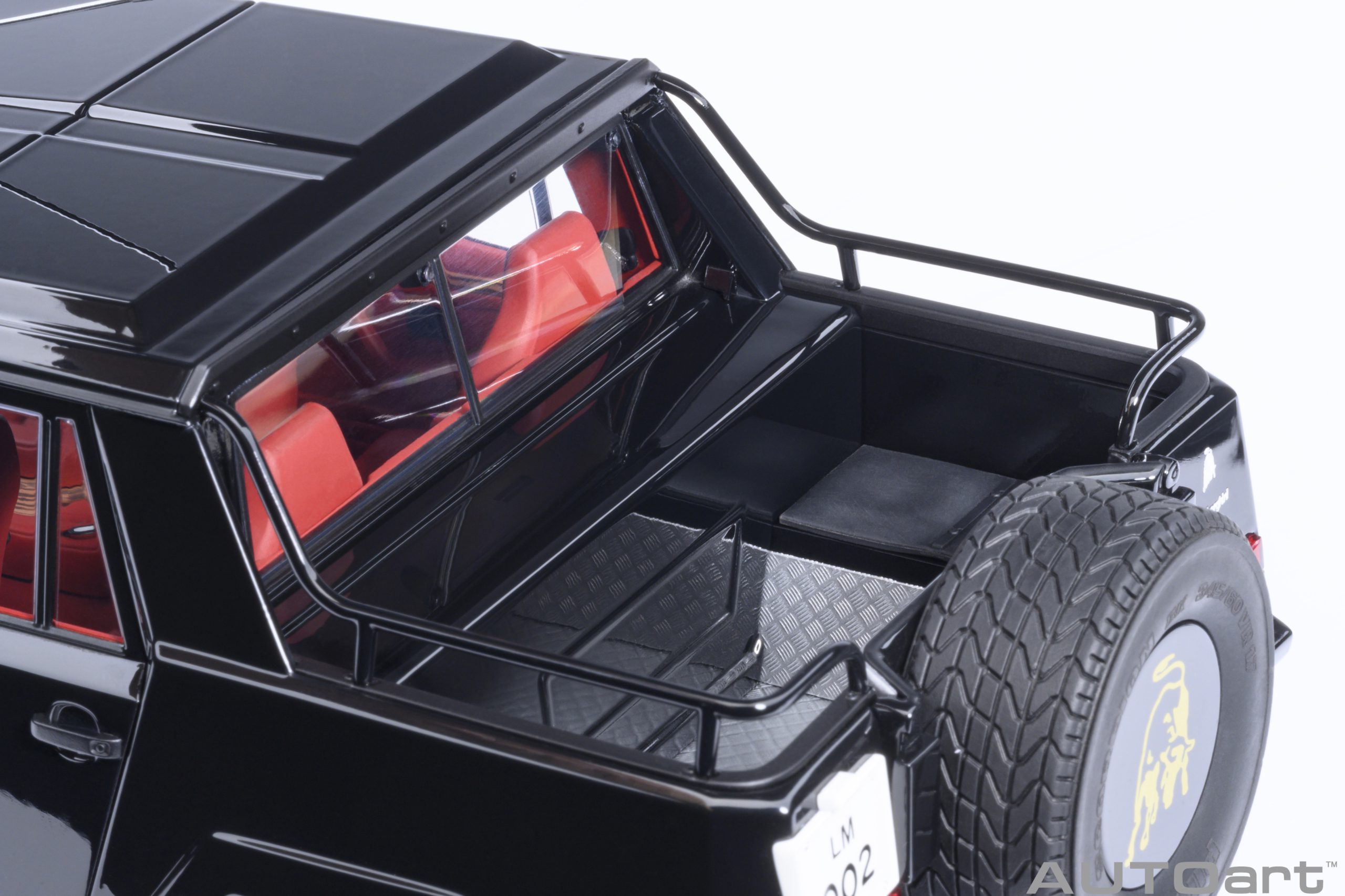 AUTOart Lamborghini LM002 1:18 - Black – Bild 13