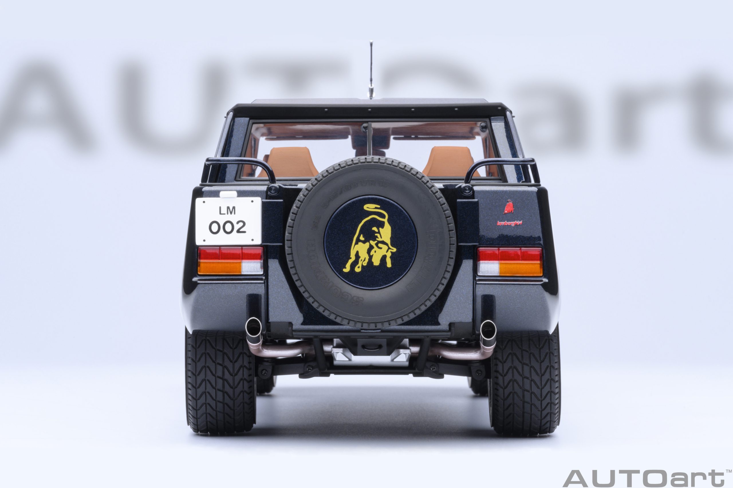 AUTOart Lamborghini LM002 1:18 - Acapulco Blue Metallic – Bild 6