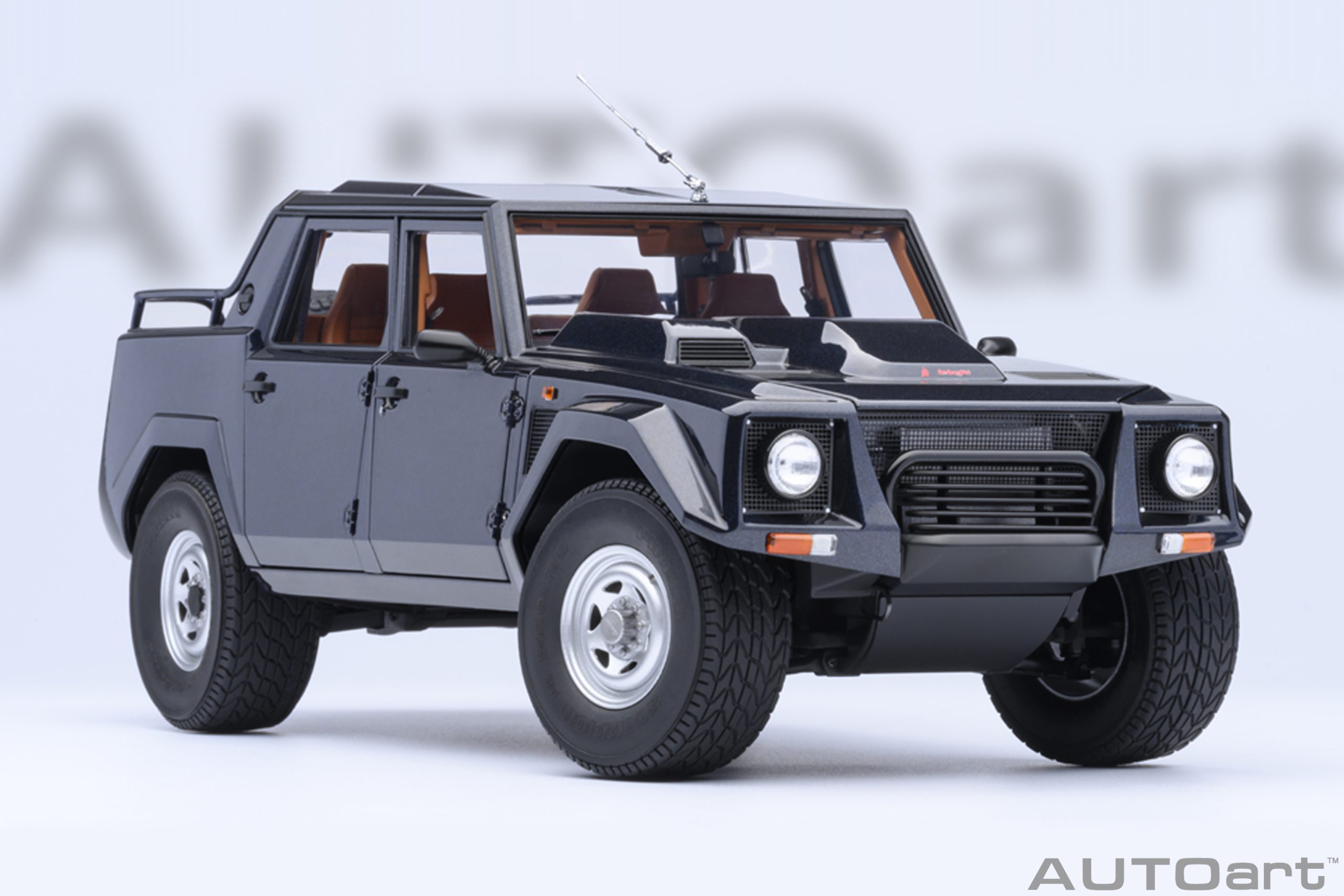 AUTOart Lamborghini LM002 1:18 - Acapulco Blue Metallic – Bild 17