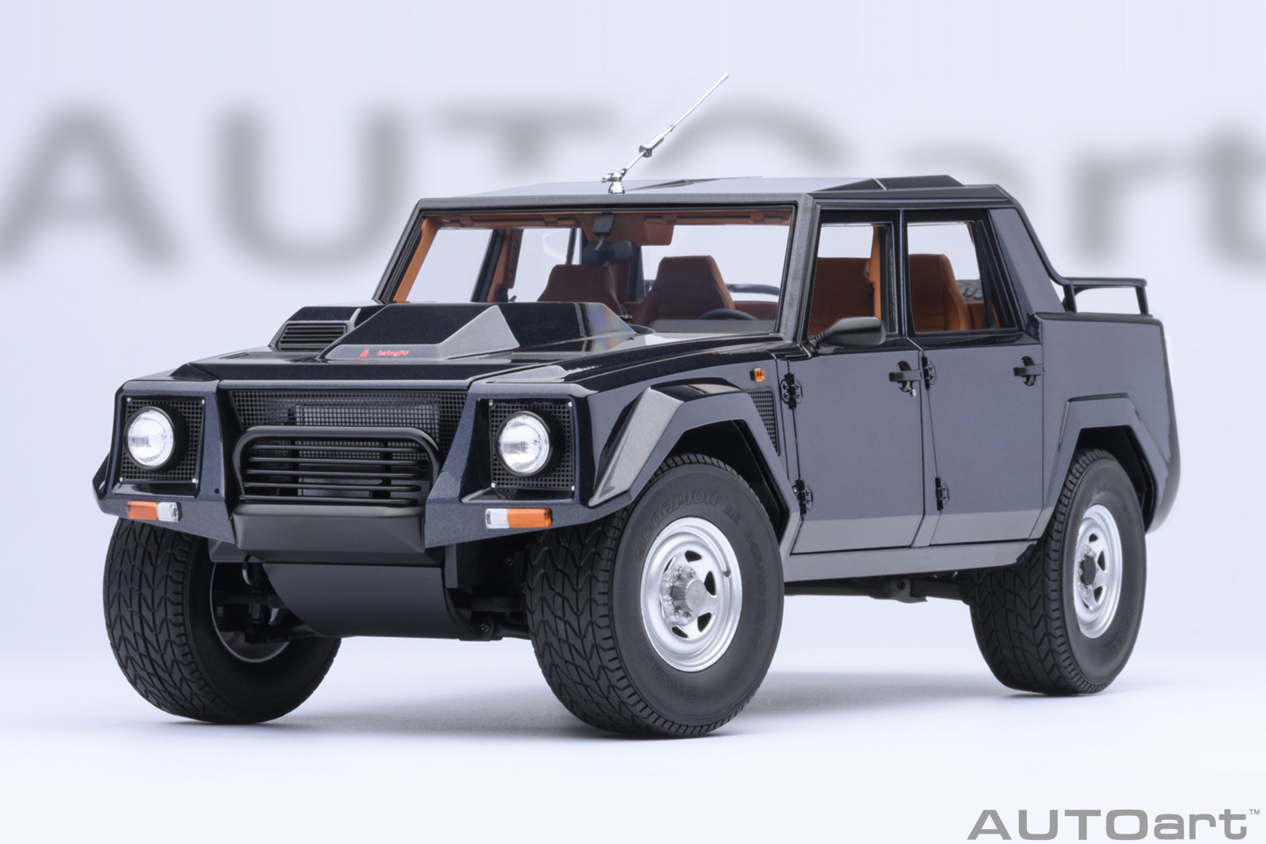 AUTOart Lamborghini LM002 1:18 - Acapulco Blue Metallic – Bild 18