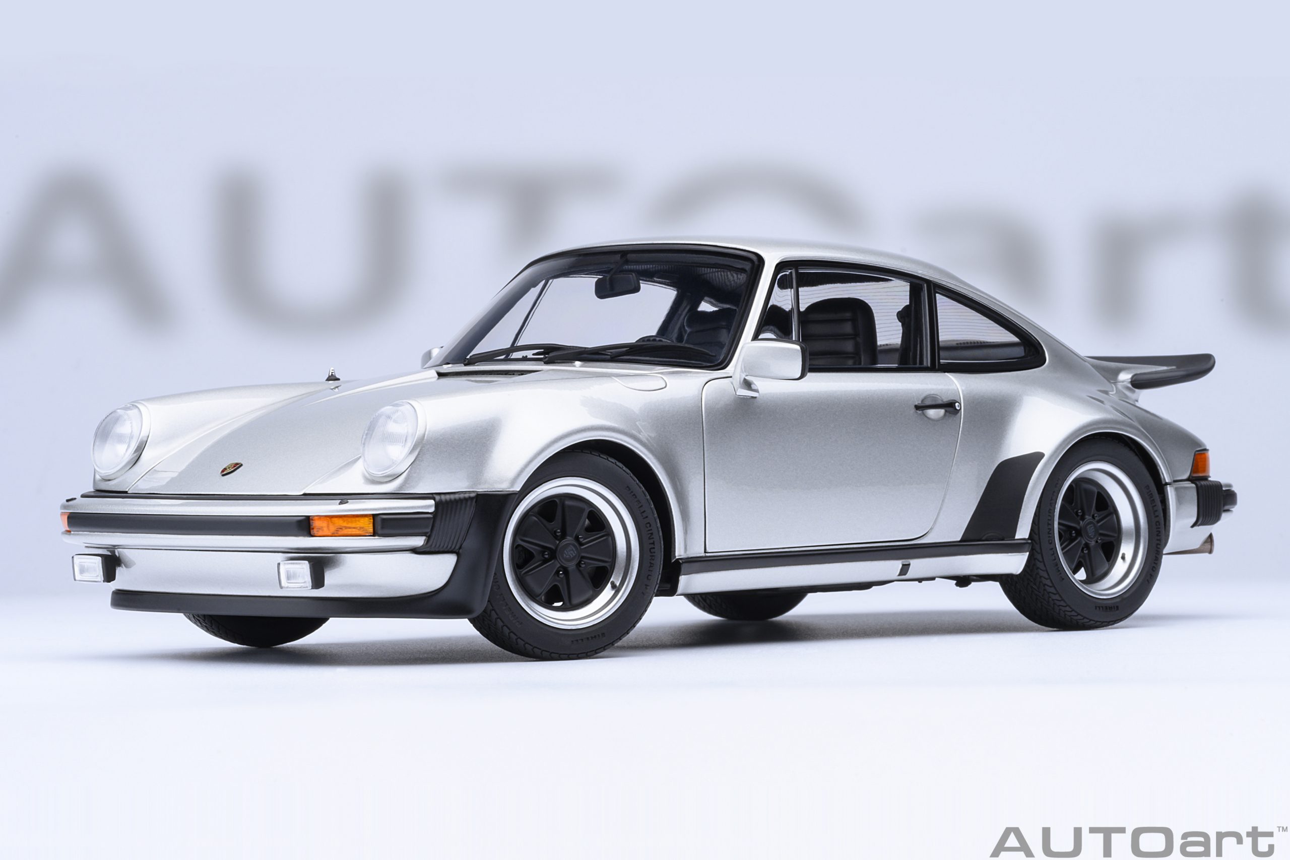 AUTOart Porsche 911 (930) Turbo 3.0 1:18 - Silver Metallic
