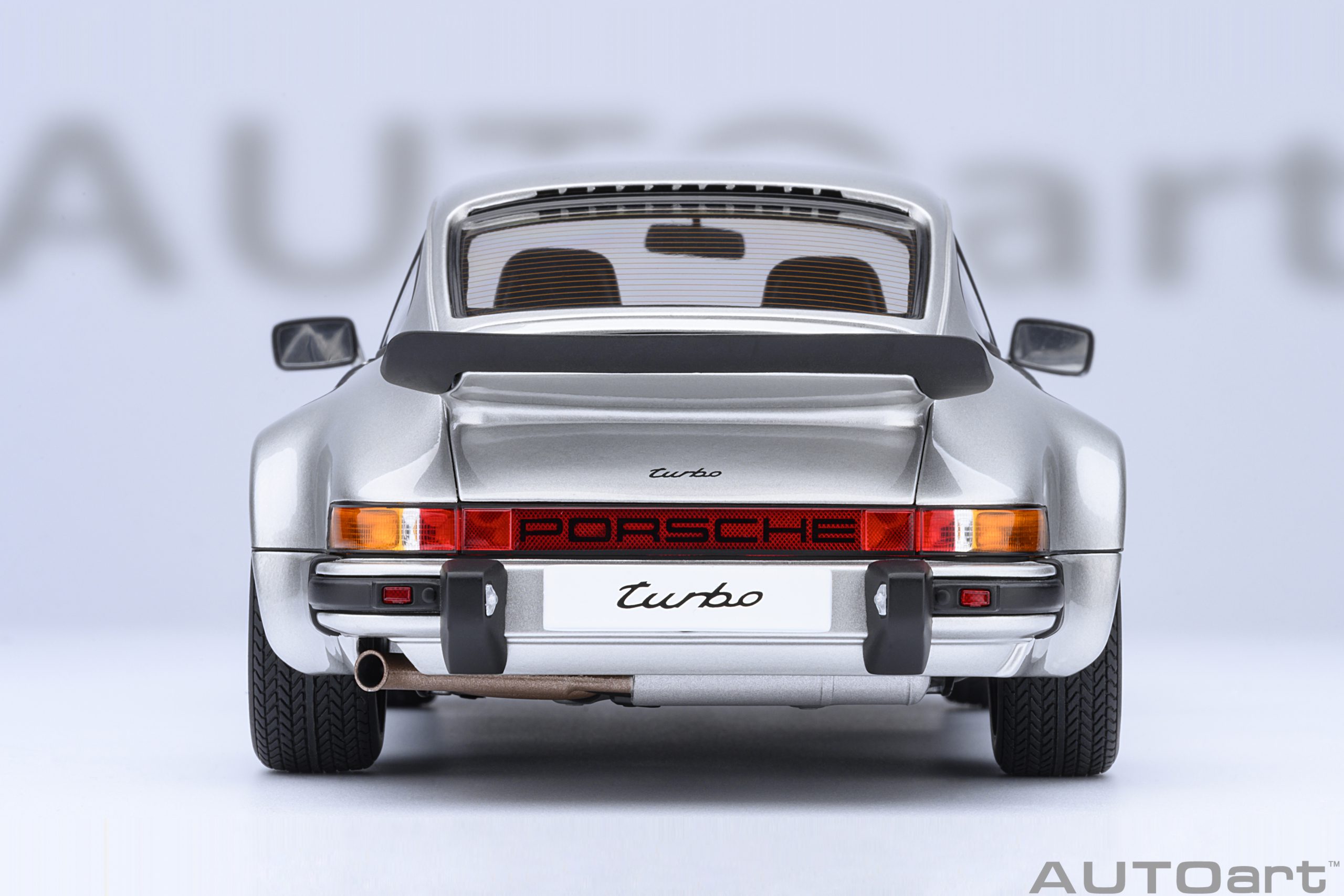 AUTOart Porsche 911 (930) Turbo 3.0 1:18 - Silver Metallic – Bild 6