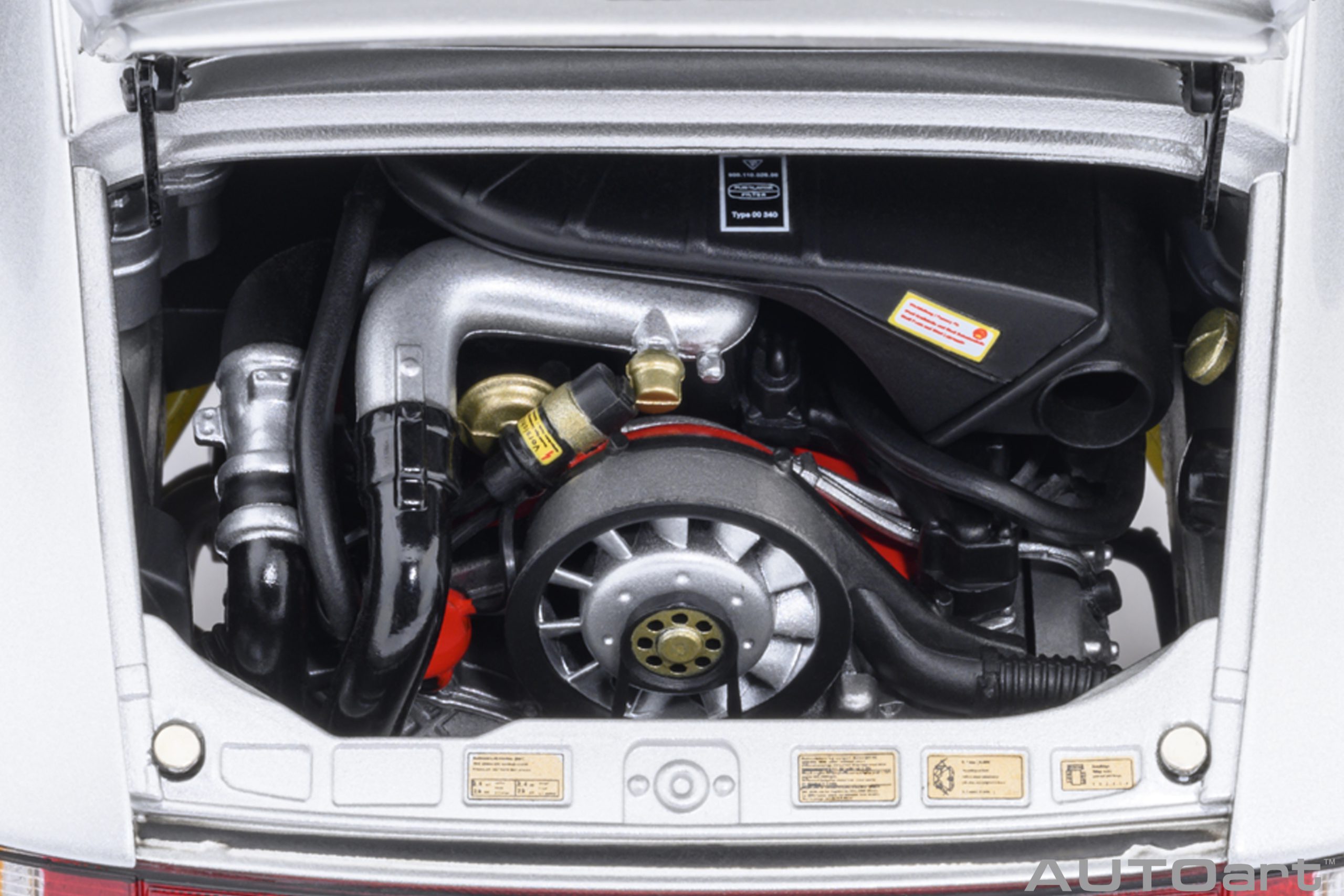 AUTOart Porsche 911 (930) Turbo 3.0 1:18 - Silver Metallic – Bild 12