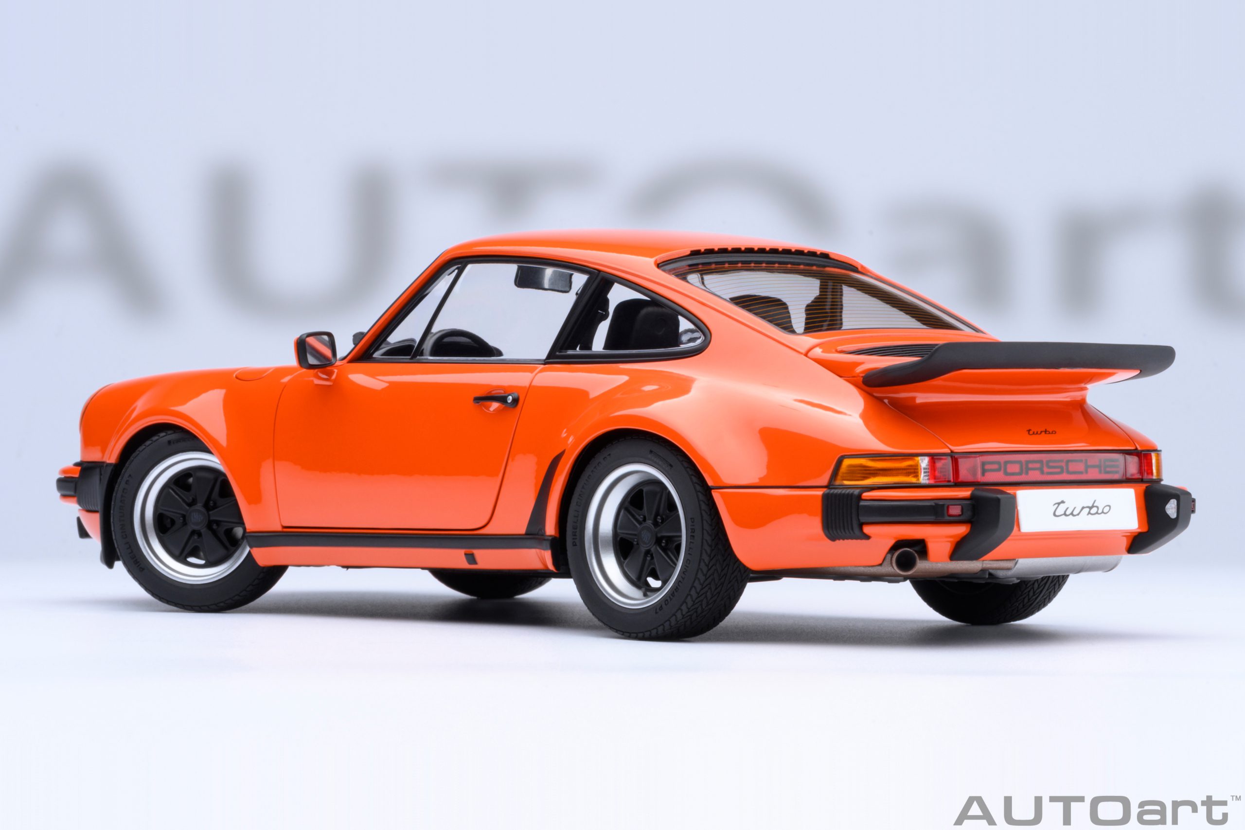 AUTOart Porsche 911 (930) Turbo 3.0 1:18 - Continental Orange – Bild 2