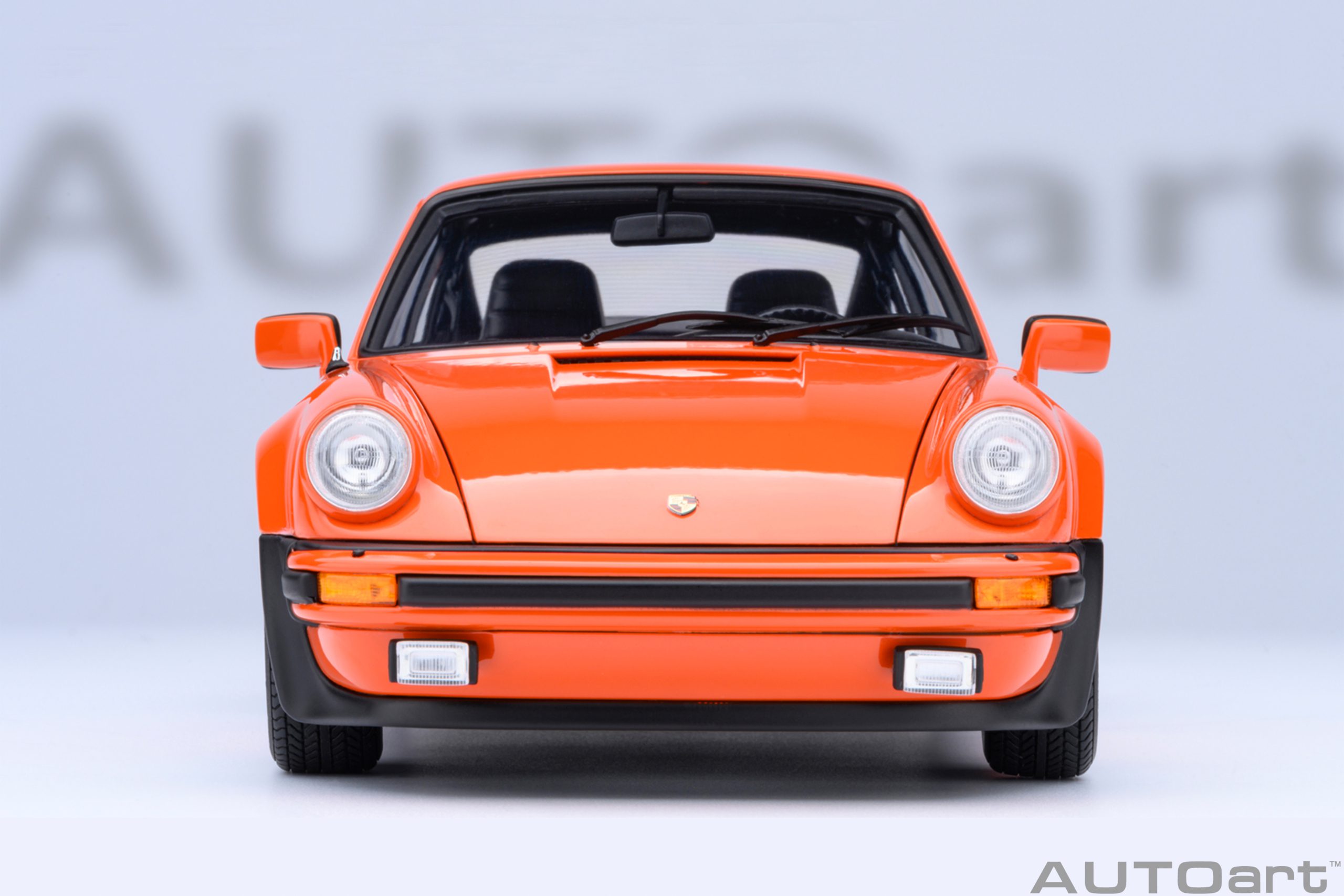 AUTOart Porsche 911 (930) Turbo 3.0 1:18 - Continental Orange – Bild 5