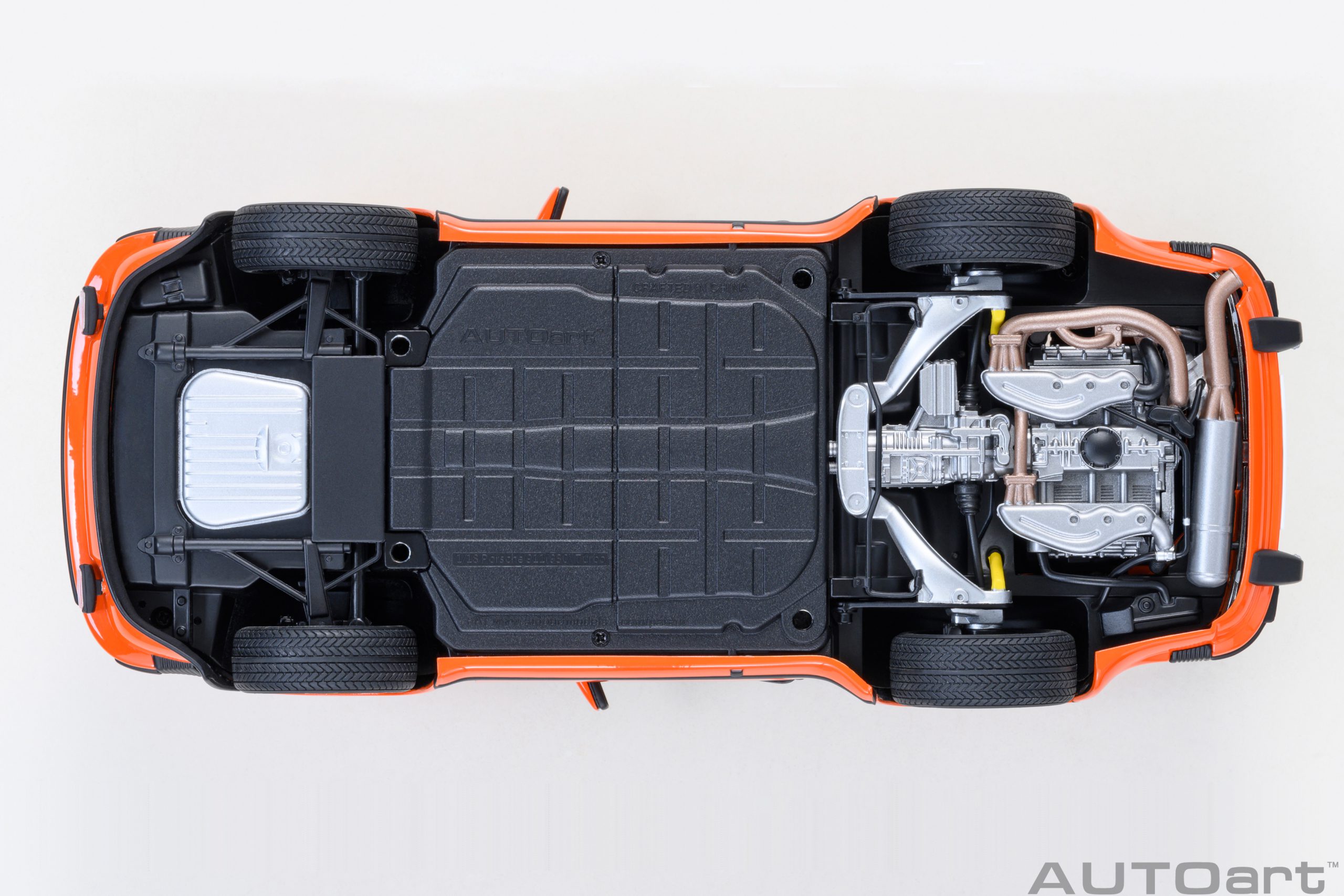 AUTOart Porsche 911 (930) Turbo 3.0 1:18 - Continental Orange – Bild 8