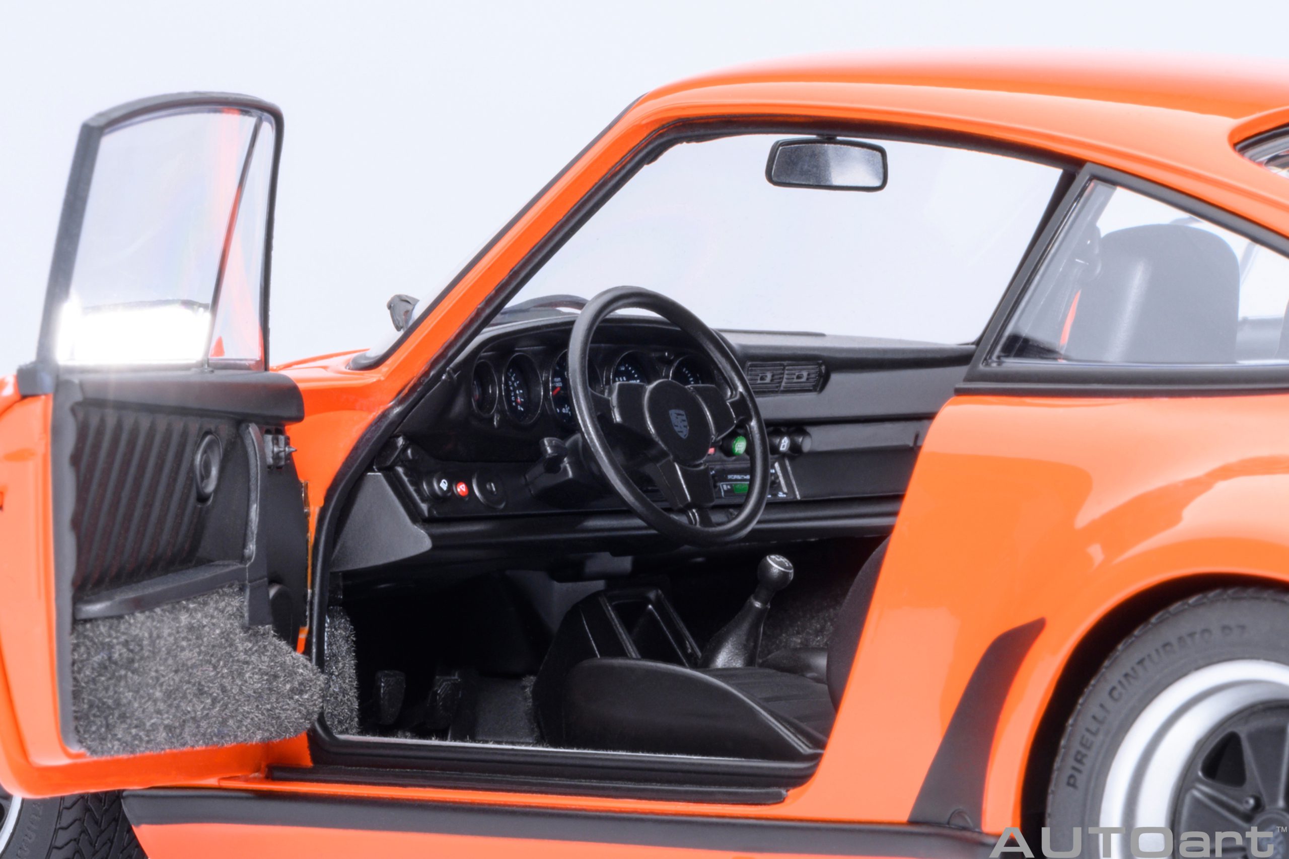 AUTOart Porsche 911 (930) Turbo 3.0 1:18 - Continental Orange – Bild 9