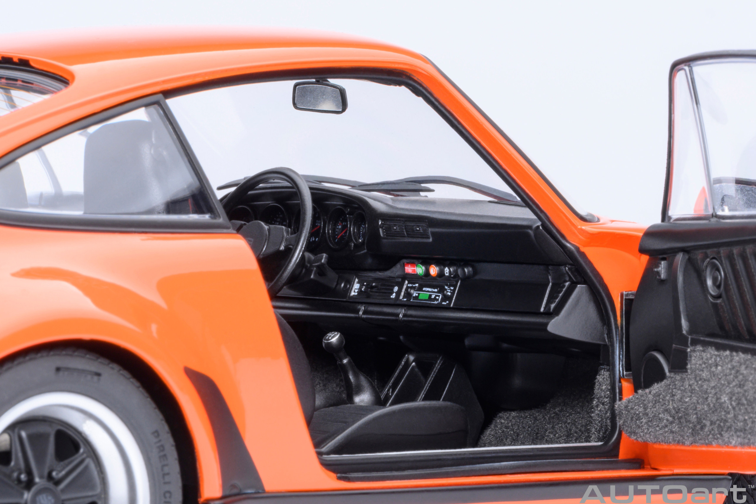 AUTOart Porsche 911 (930) Turbo 3.0 1:18 - Continental Orange – Bild 10