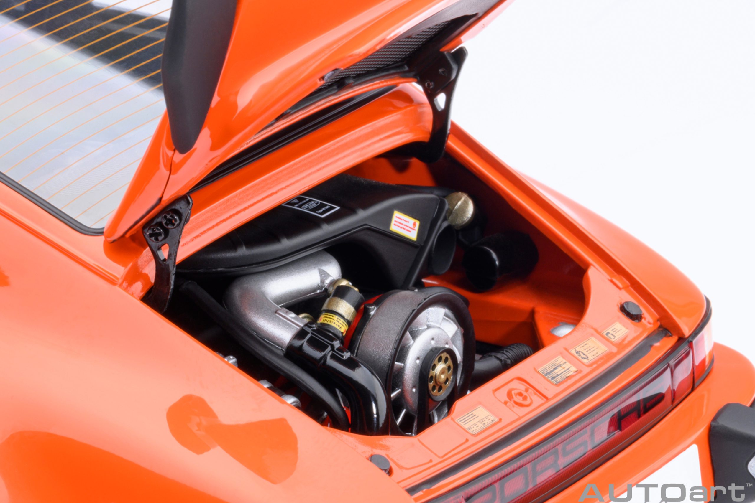AUTOart Porsche 911 (930) Turbo 3.0 1:18 - Continental Orange – Bild 13
