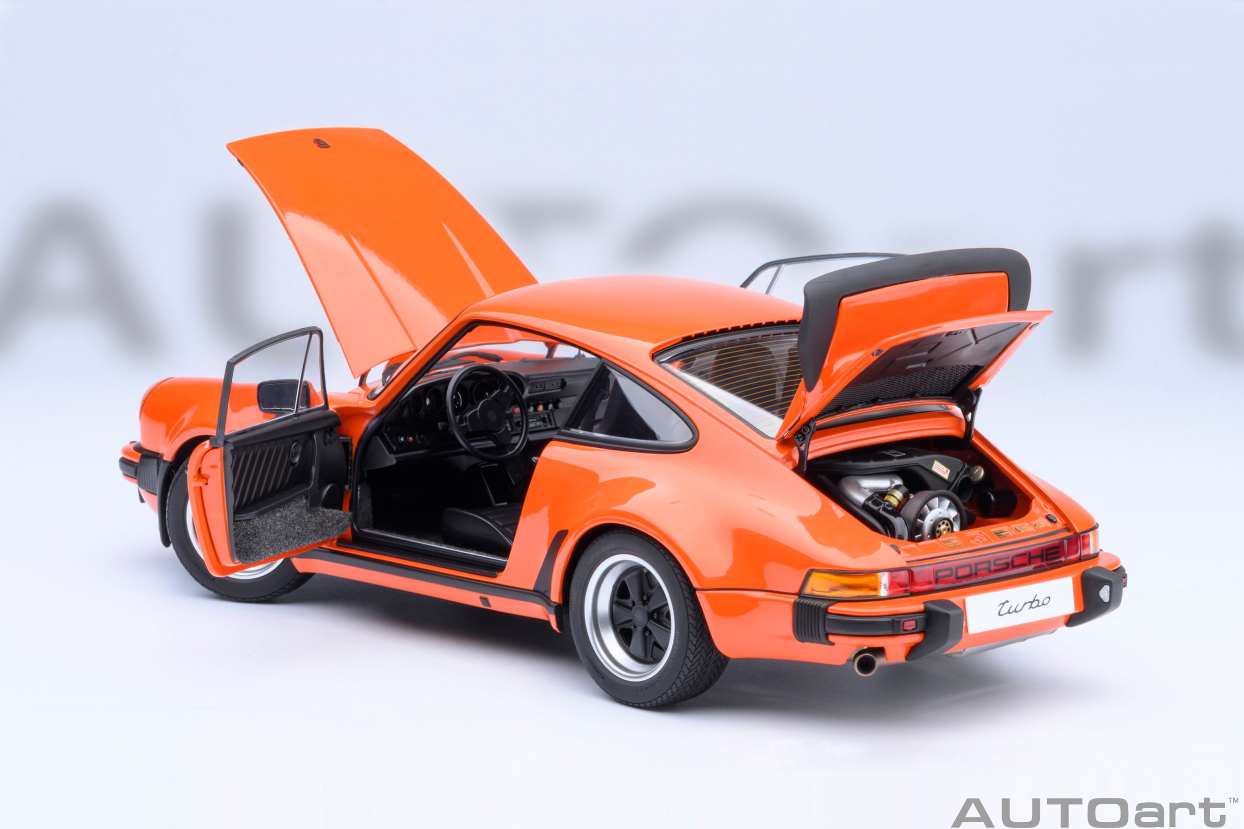 AUTOart Porsche 911 (930) Turbo 3.0 1:18 - Continental Orange – Bild 16