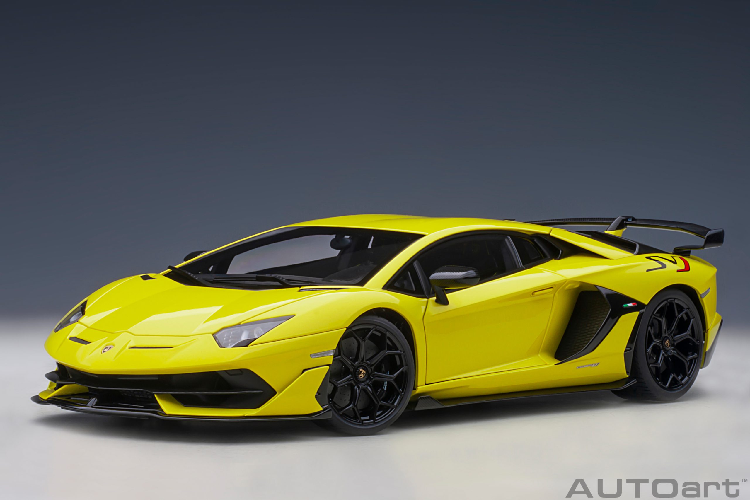 AUTOart Lamborghini Aventador SVJ 2019 1:18 - Pearl Yellow