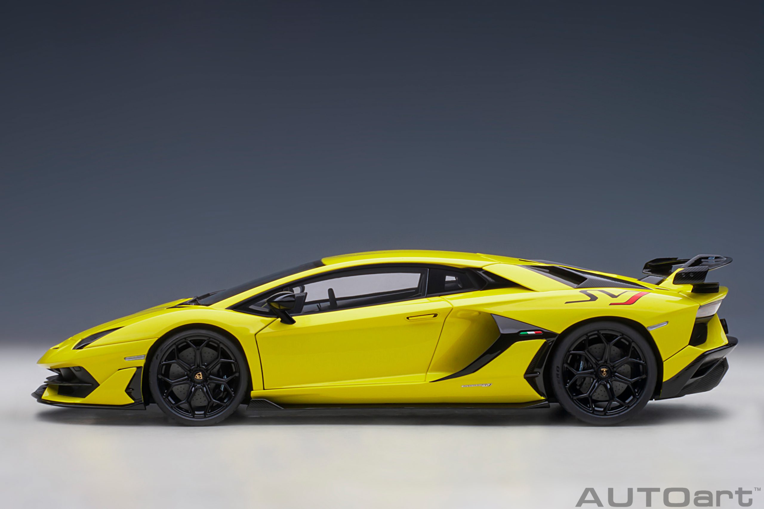 AUTOart Lamborghini Aventador SVJ 2019 1:18 - Pearl Yellow – Bild 3