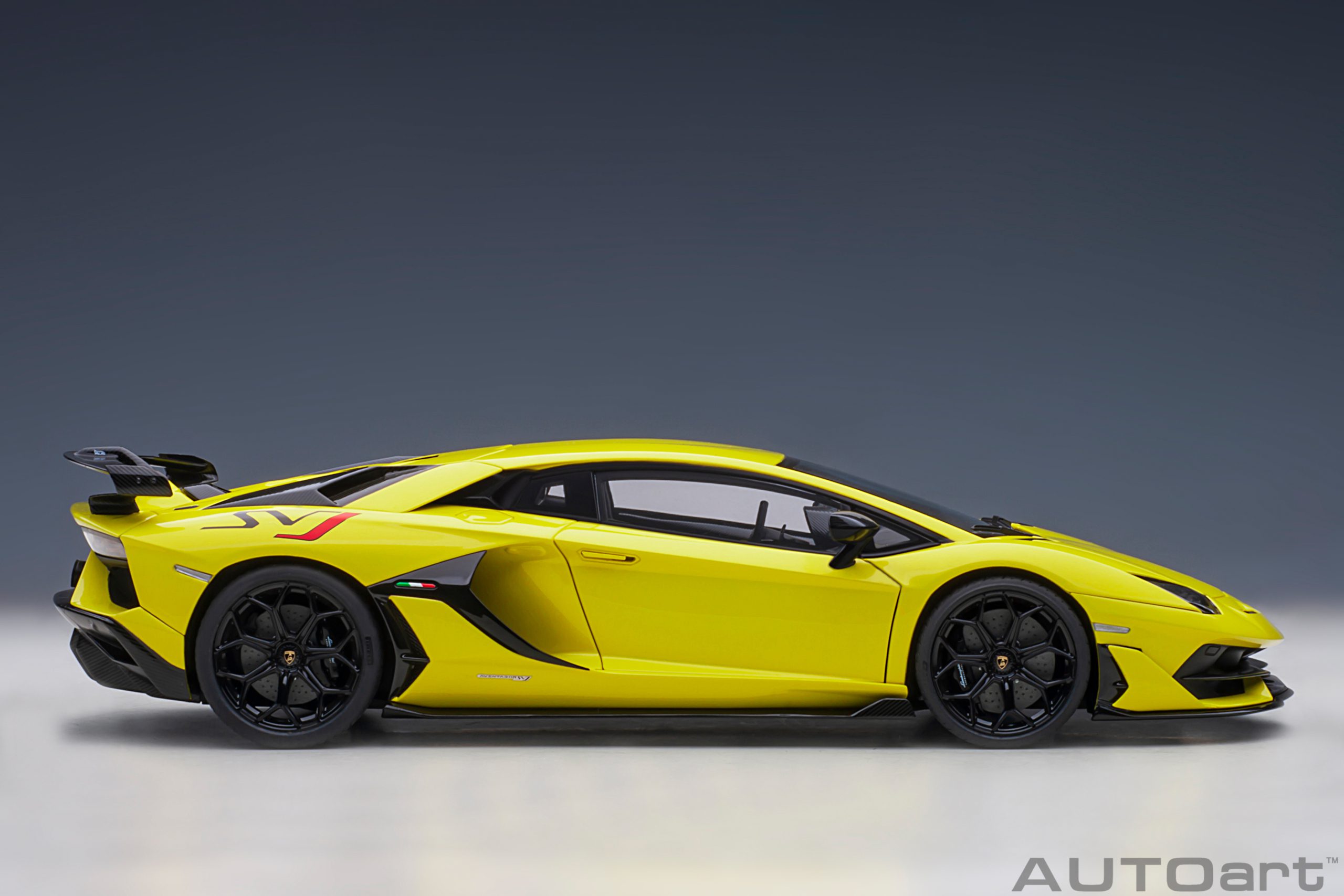 AUTOart Lamborghini Aventador SVJ 2019 1:18 - Pearl Yellow – Bild 4