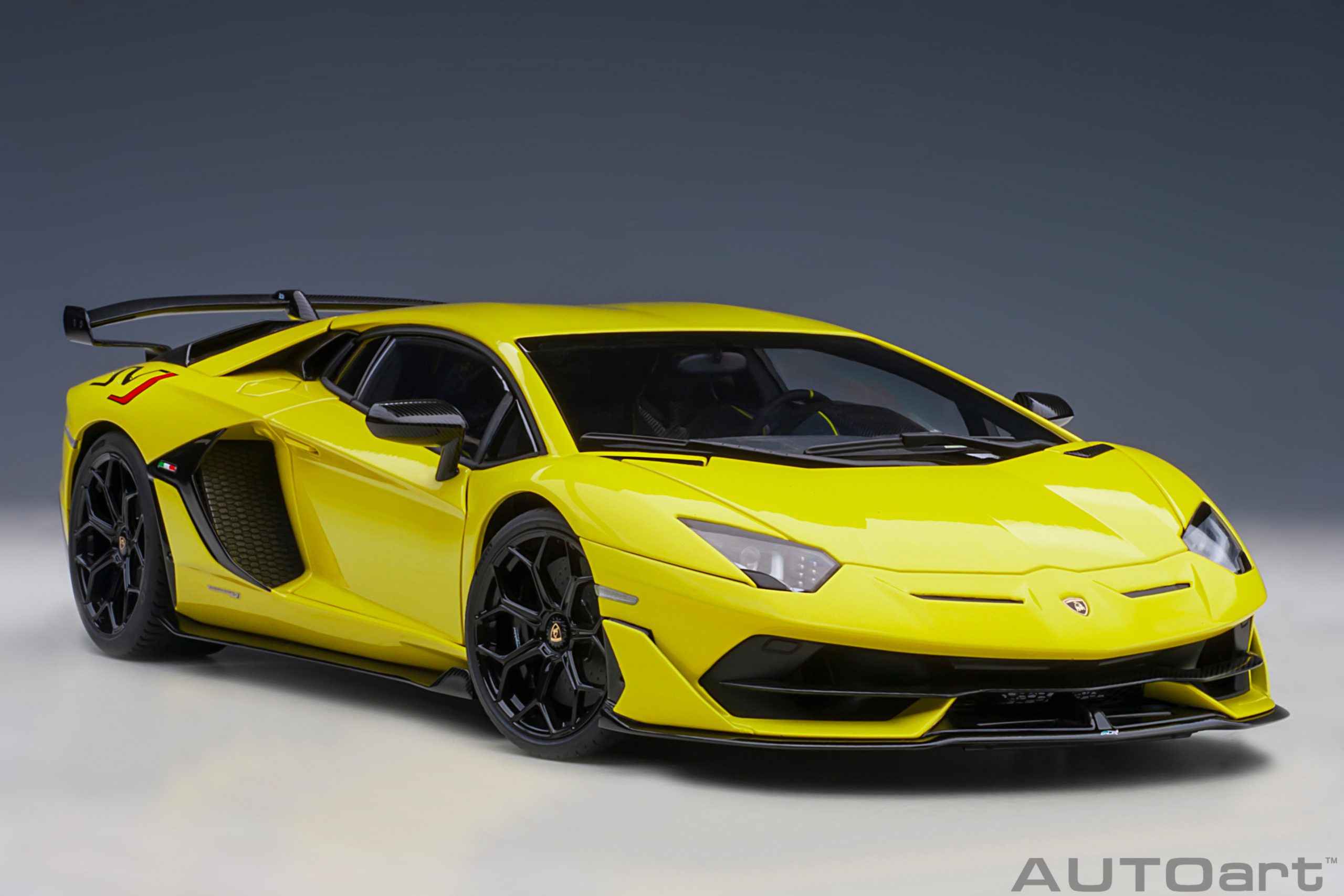 AUTOart Lamborghini Aventador SVJ 2019 1:18 - Pearl Yellow – Bild 15
